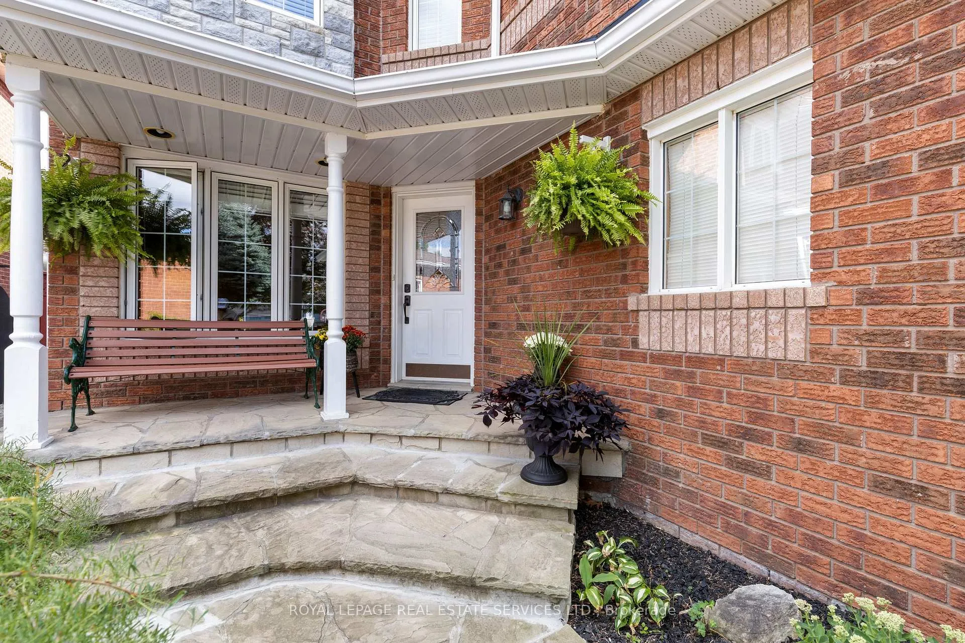 Photo 3 of 14248 Argyll Road, Halton Hills, Georgetown — HOMEH