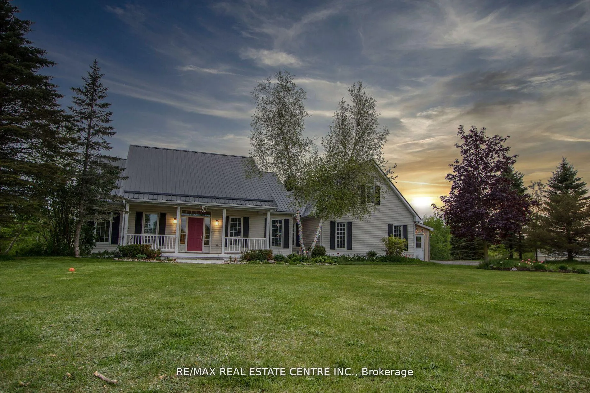 Photo 1 of 474446 County Road 11, Amaranth, Rural Amaranth — HOMEH