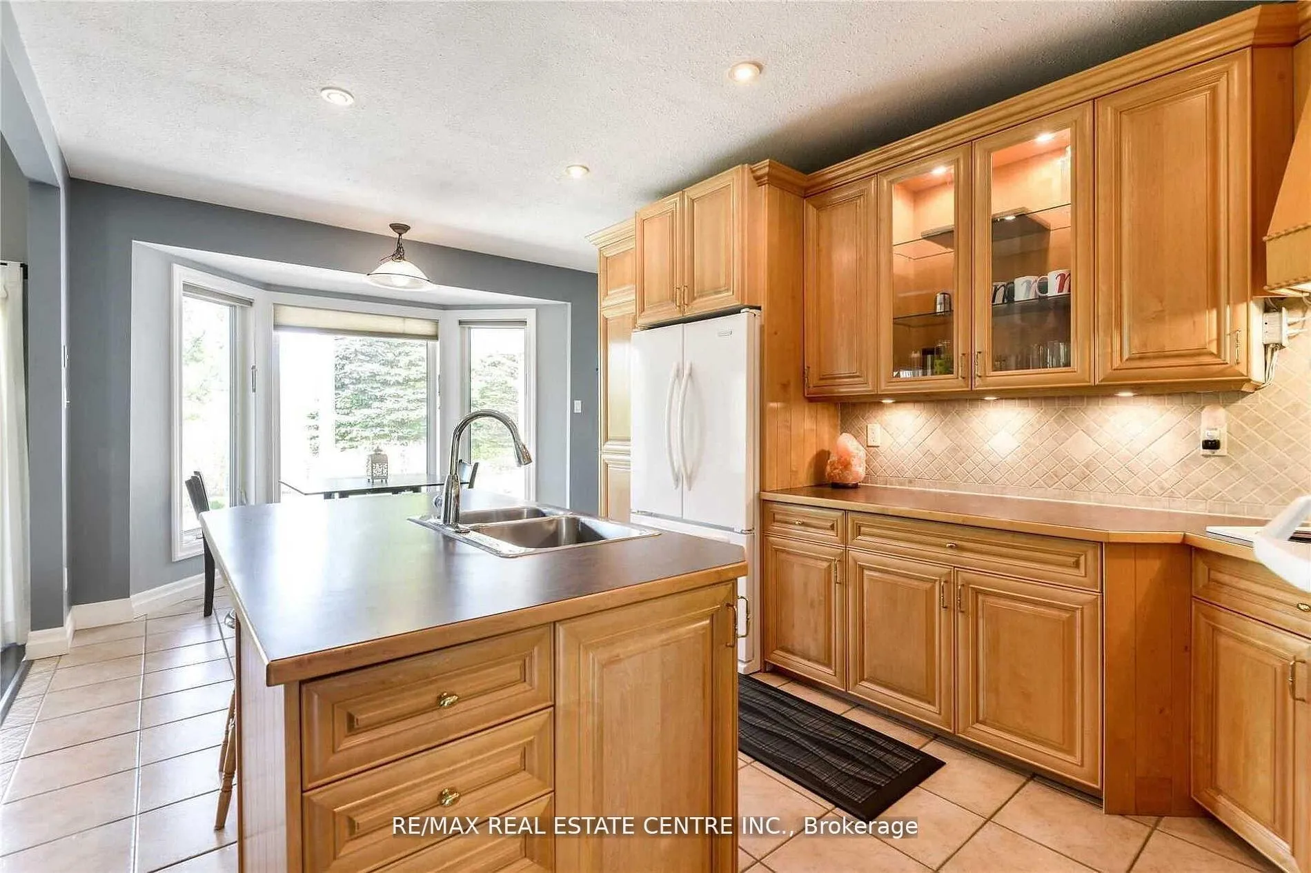 Photo 8 of 474446 County Road 11, Amaranth, Rural Amaranth — HOMEH
