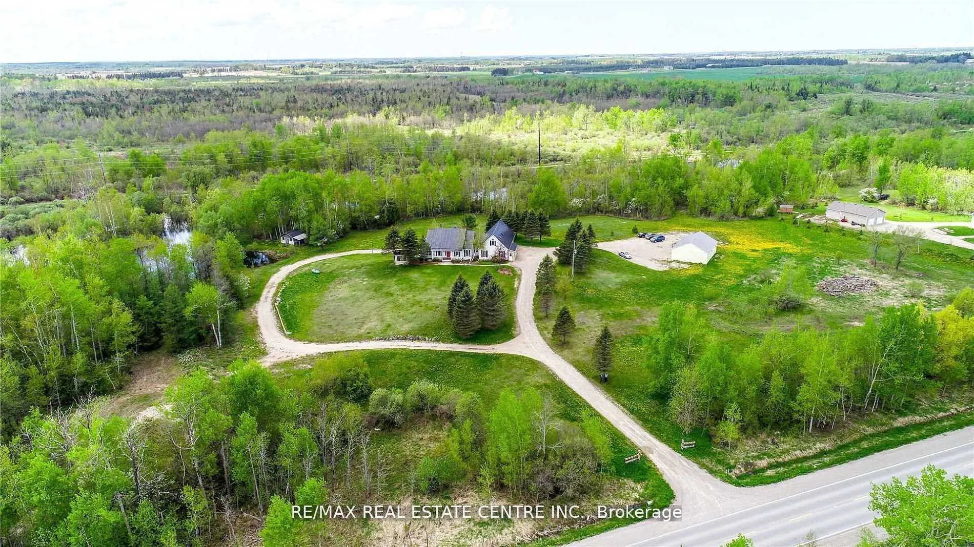 Photo 18 of 474446 County Road 11, Amaranth, Rural Amaranth — HOMEH