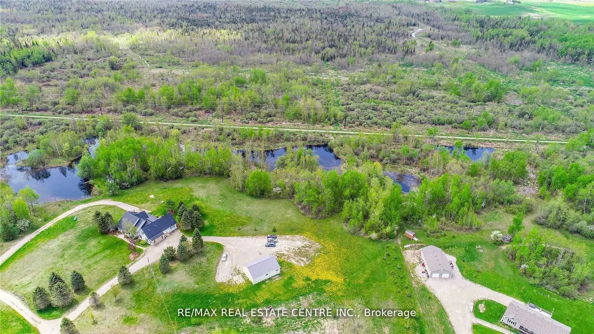Photo 26 of 474446 County Road 11, Amaranth, Rural Amaranth — HOMEH