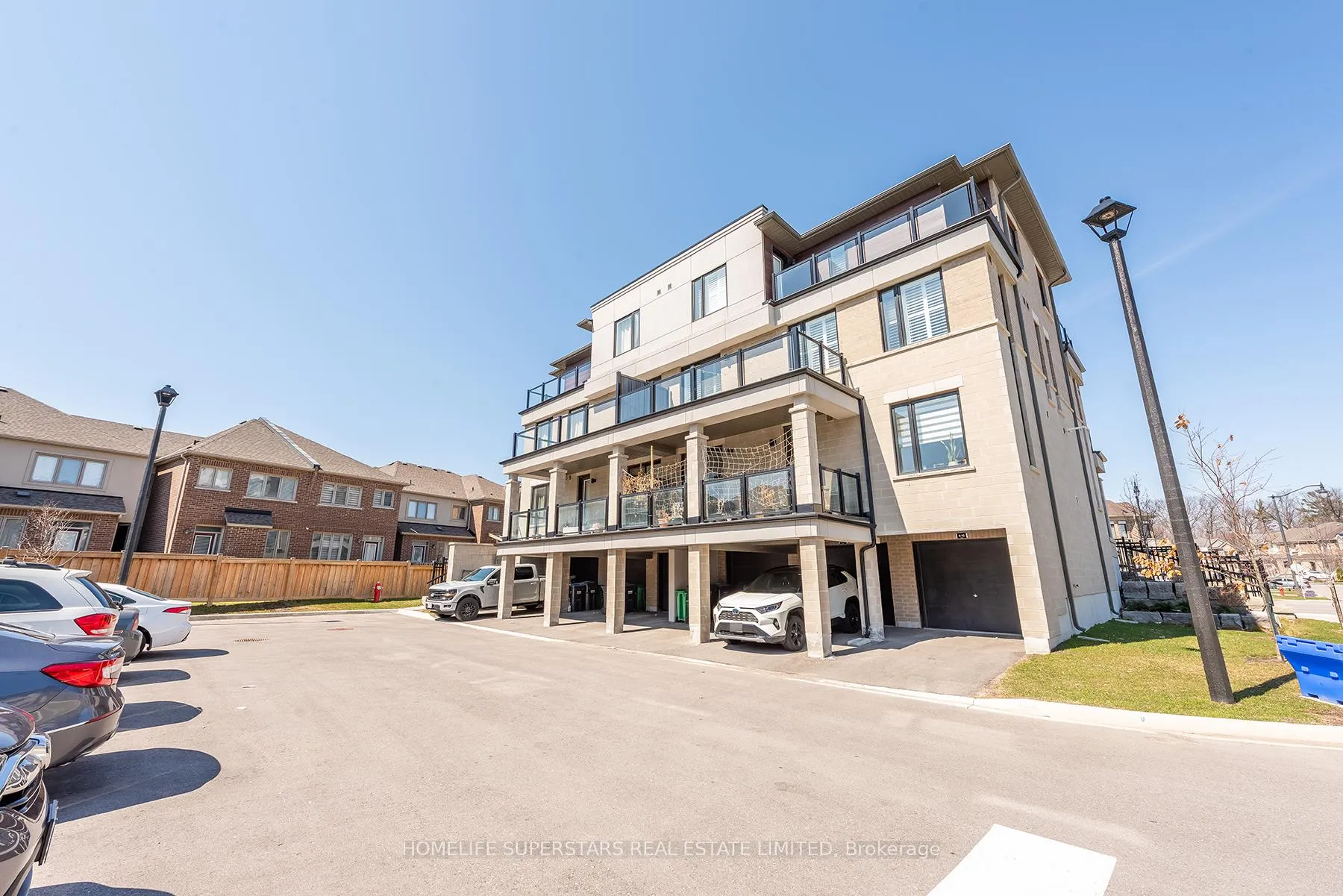 Photo 1 of Unit 3, 10 Knotsberry Circle, Brampton, Bram West — HOMEH