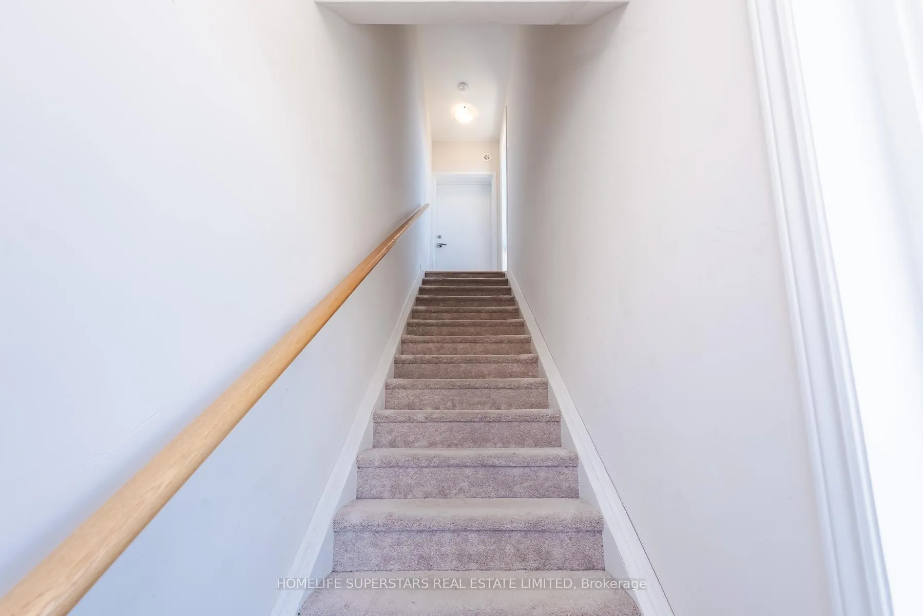 Photo 5 of Unit 3, 10 Knotsberry Circle, Brampton, Bram West — HOMEH