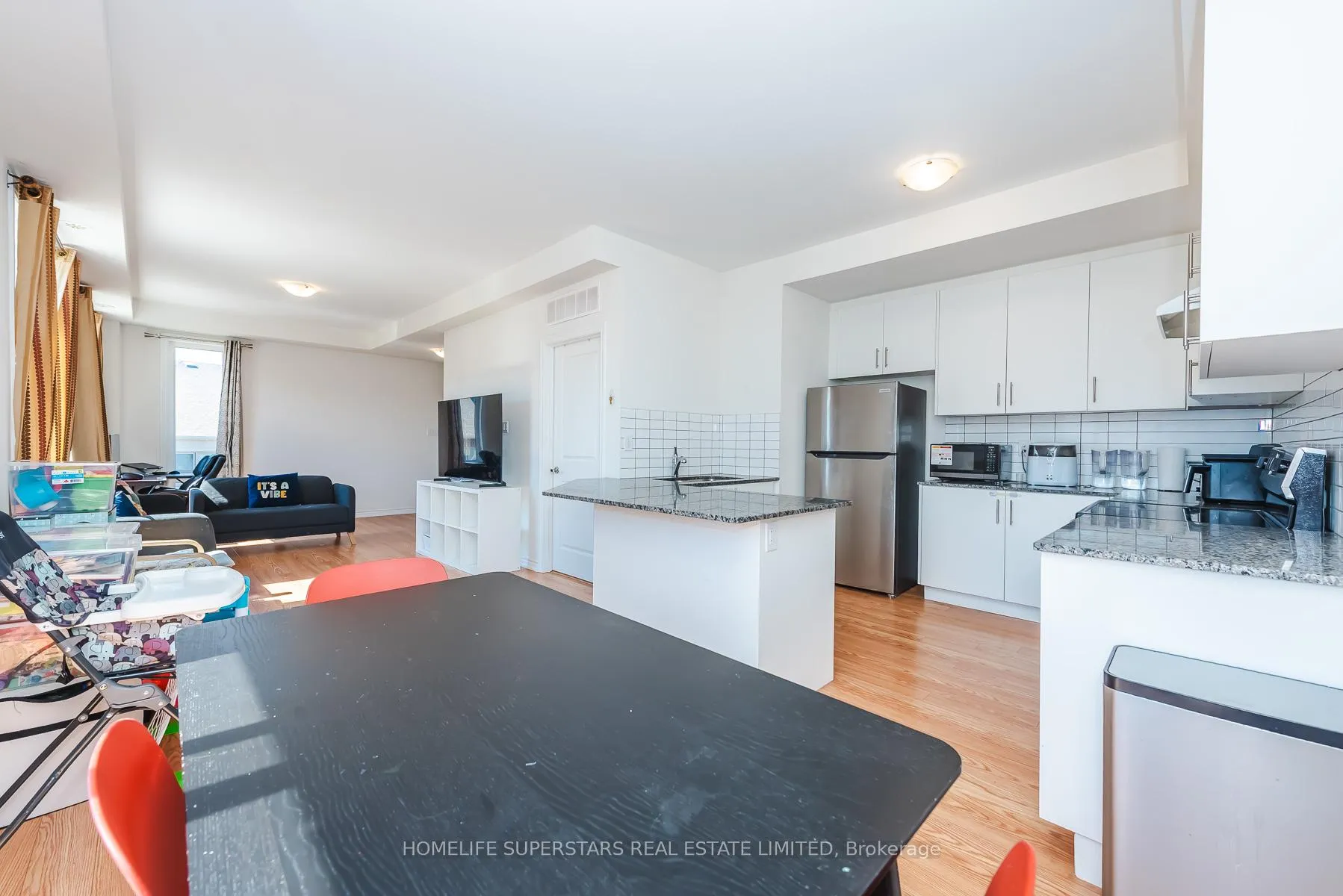 Photo 8 of Unit 3, 10 Knotsberry Circle, Brampton, Bram West — HOMEH