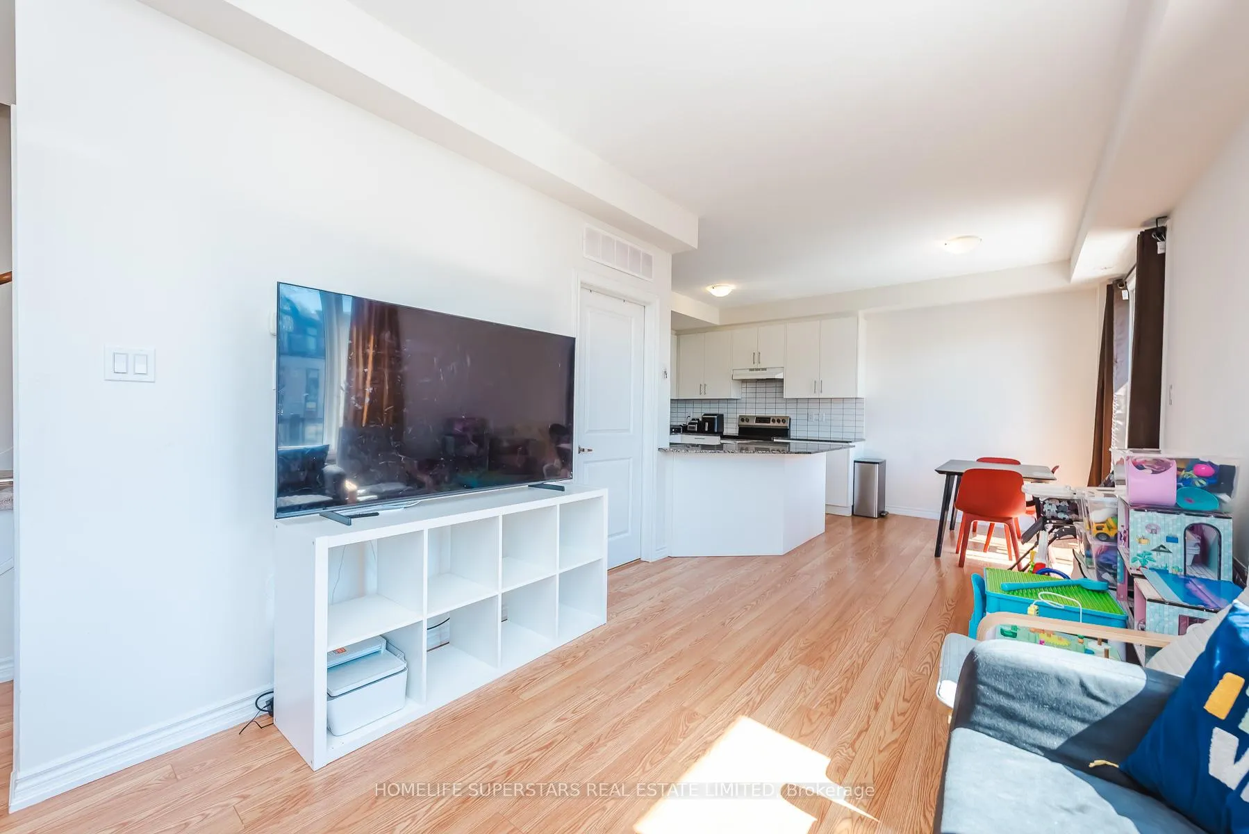 Photo 15 of Unit 3, 10 Knotsberry Circle, Brampton, Bram West — HOMEH