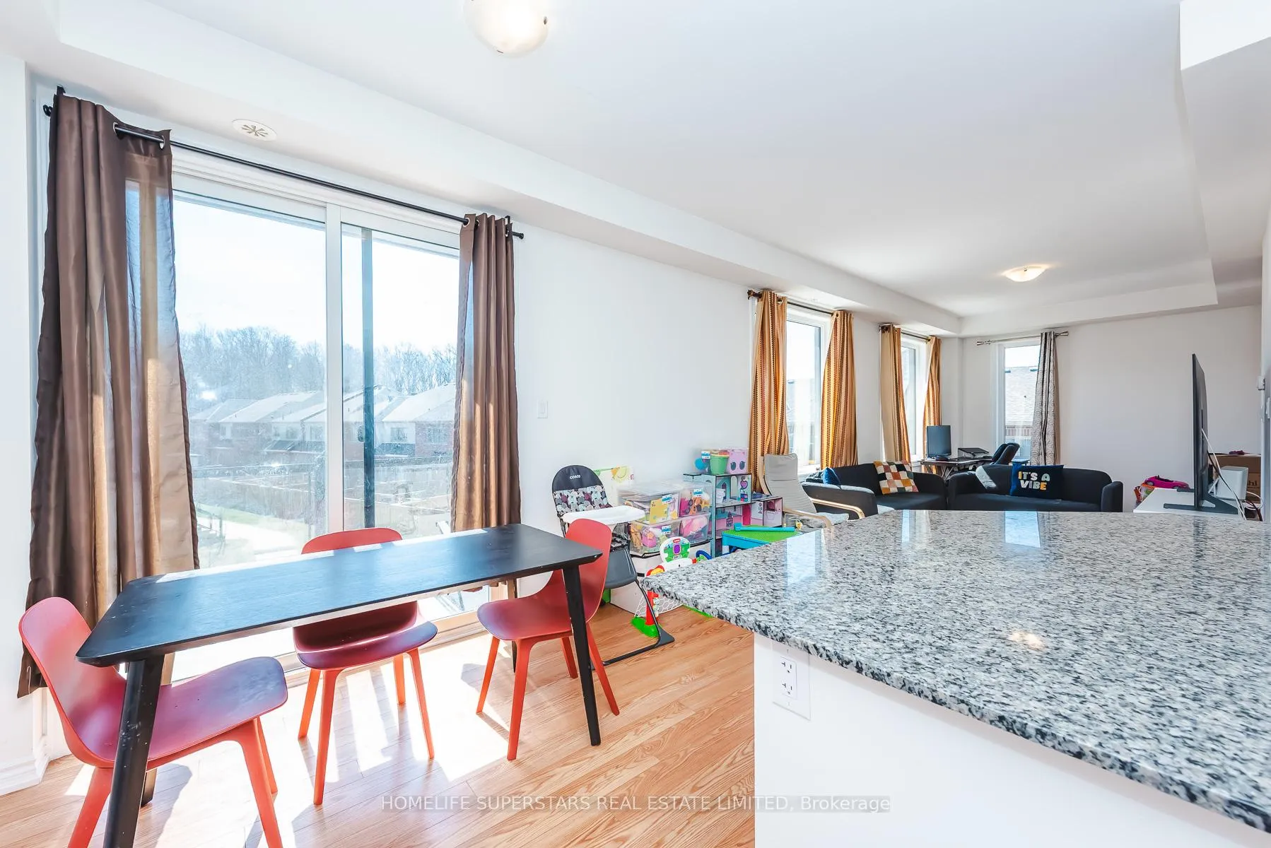 Photo 16 of Unit 3, 10 Knotsberry Circle, Brampton, Bram West — HOMEH