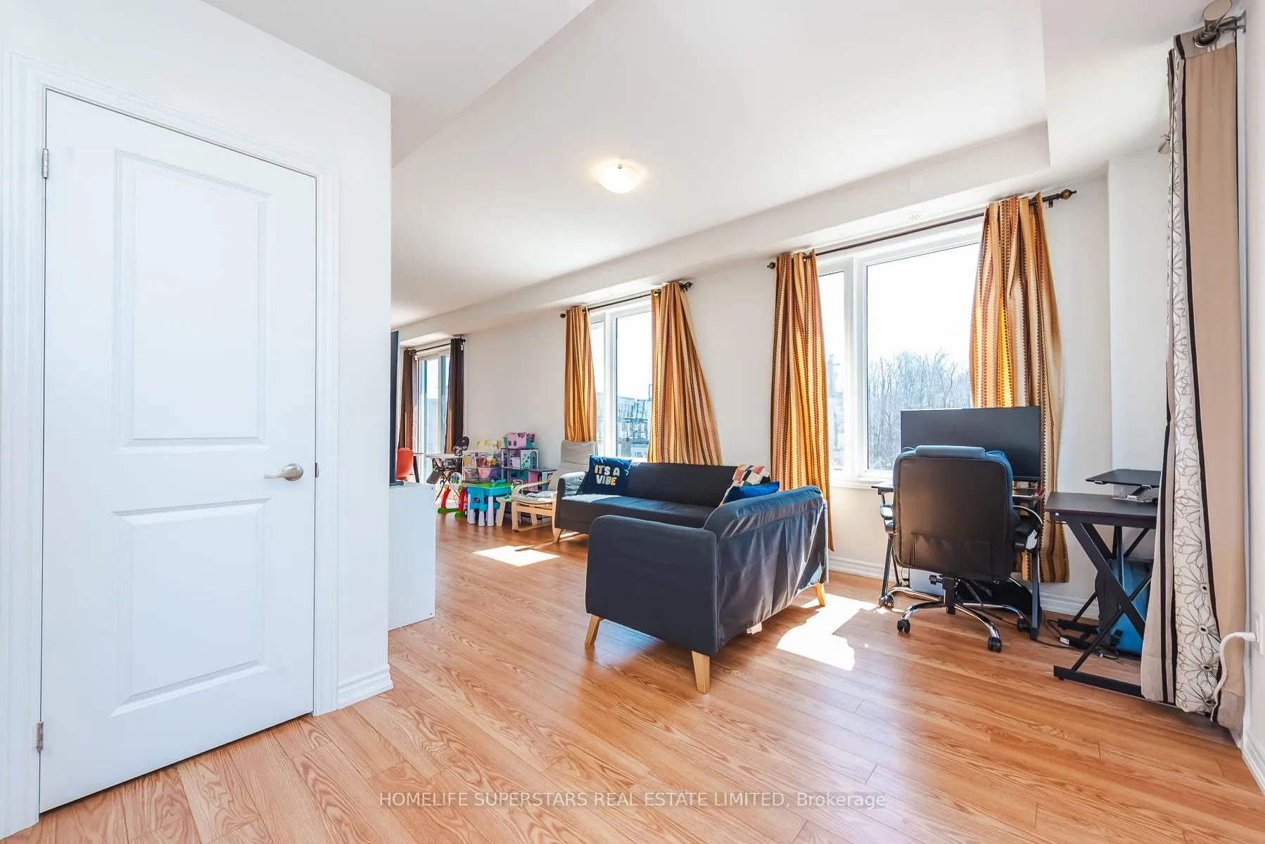 Photo 34 of Unit 3, 10 Knotsberry Circle, Brampton, Bram West — HOMEH