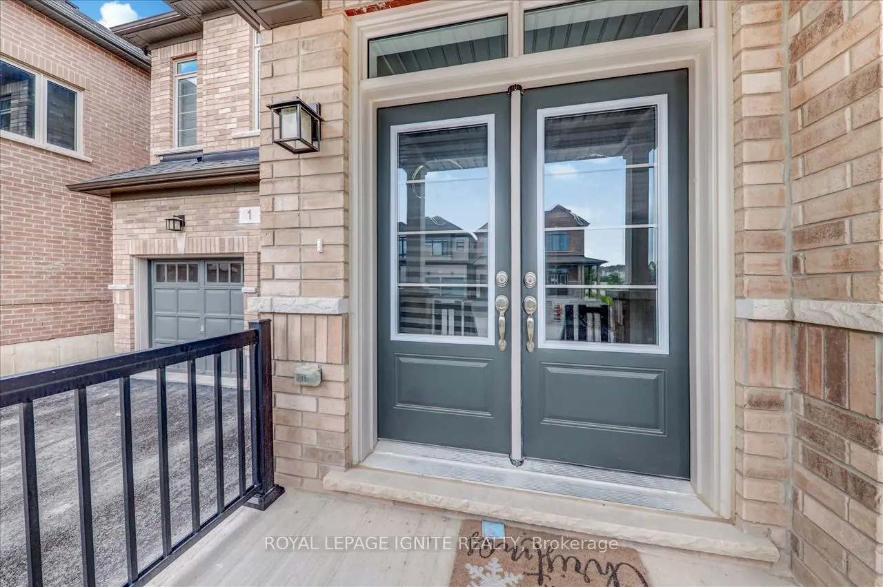 Photo 4 of 1 Waterfront Crescent, Whitby, Port Whitby — HOMEH