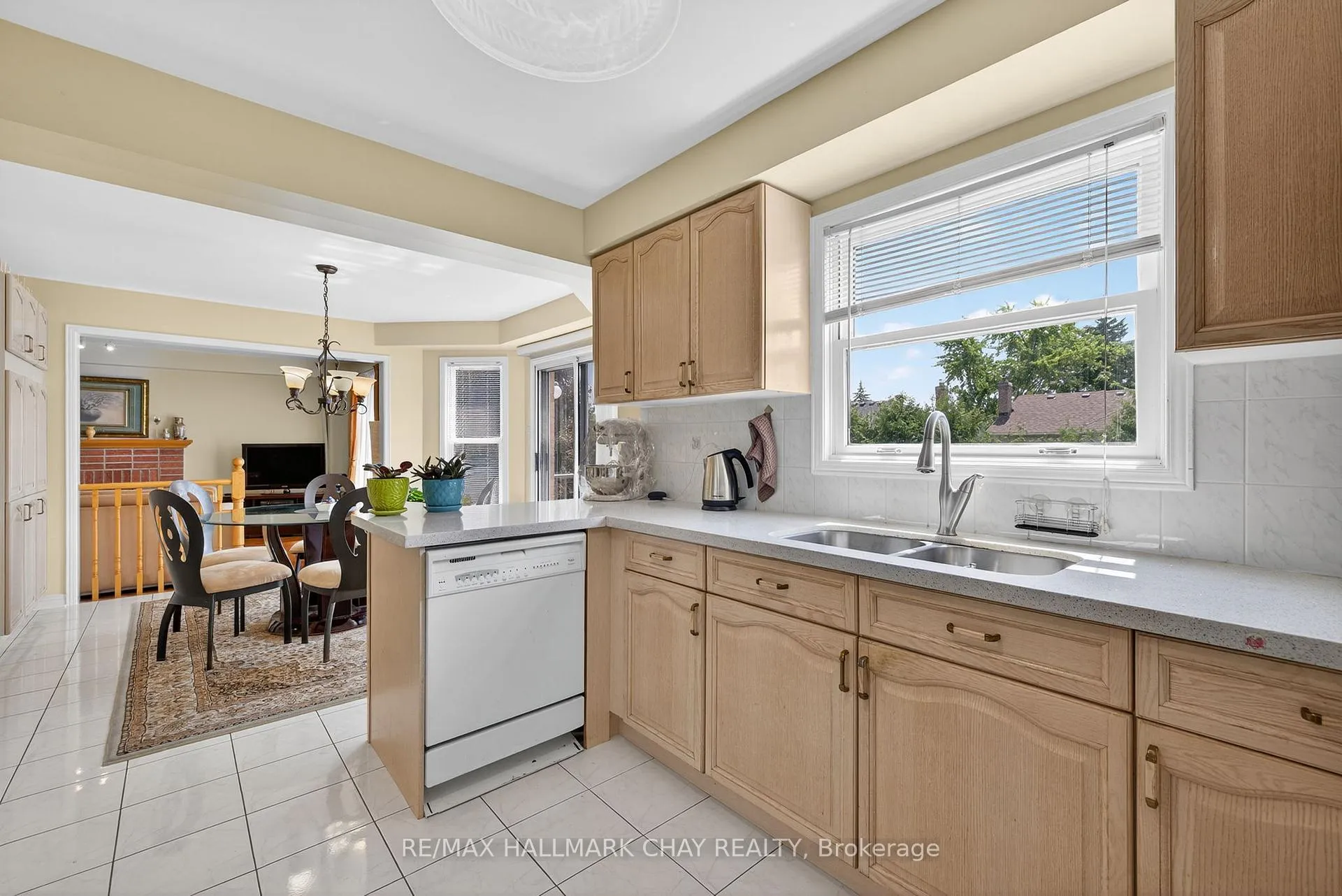 Photo 11 of 25 Heatherwood Crescent, Markham, Unionville — HOMEH