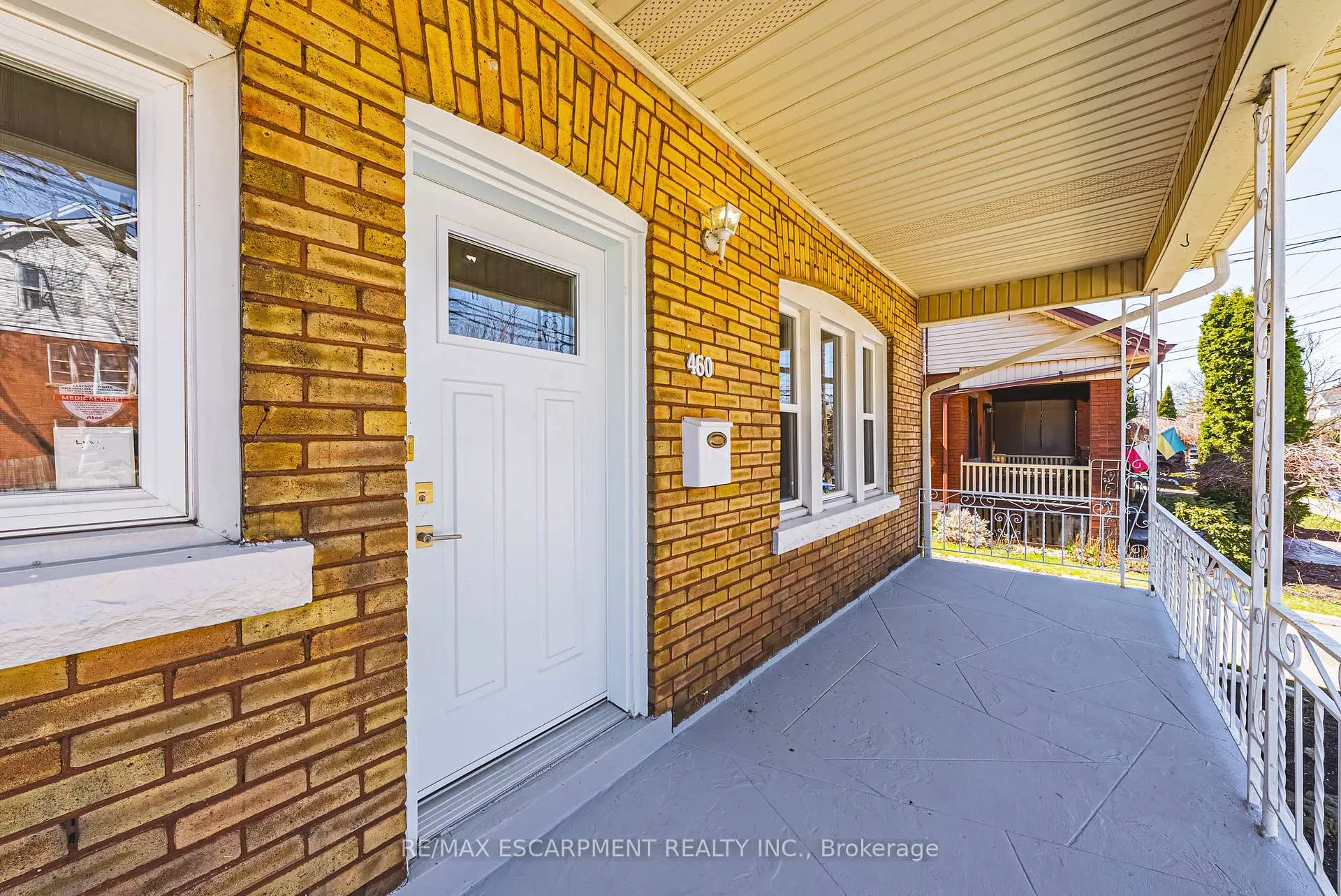 Photo 3 of 460 Maple Avenue, Hamilton, Delta — HOMEH