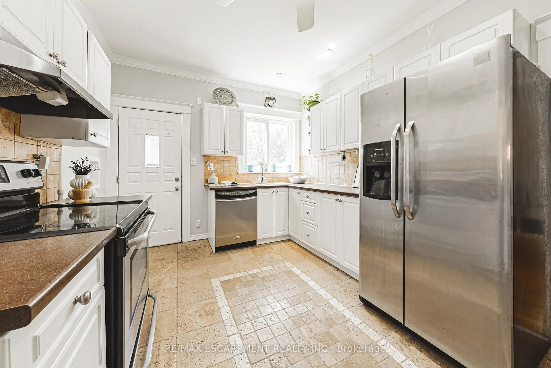 Photo 10 of 460 Maple Avenue, Hamilton, Delta — HOMEH