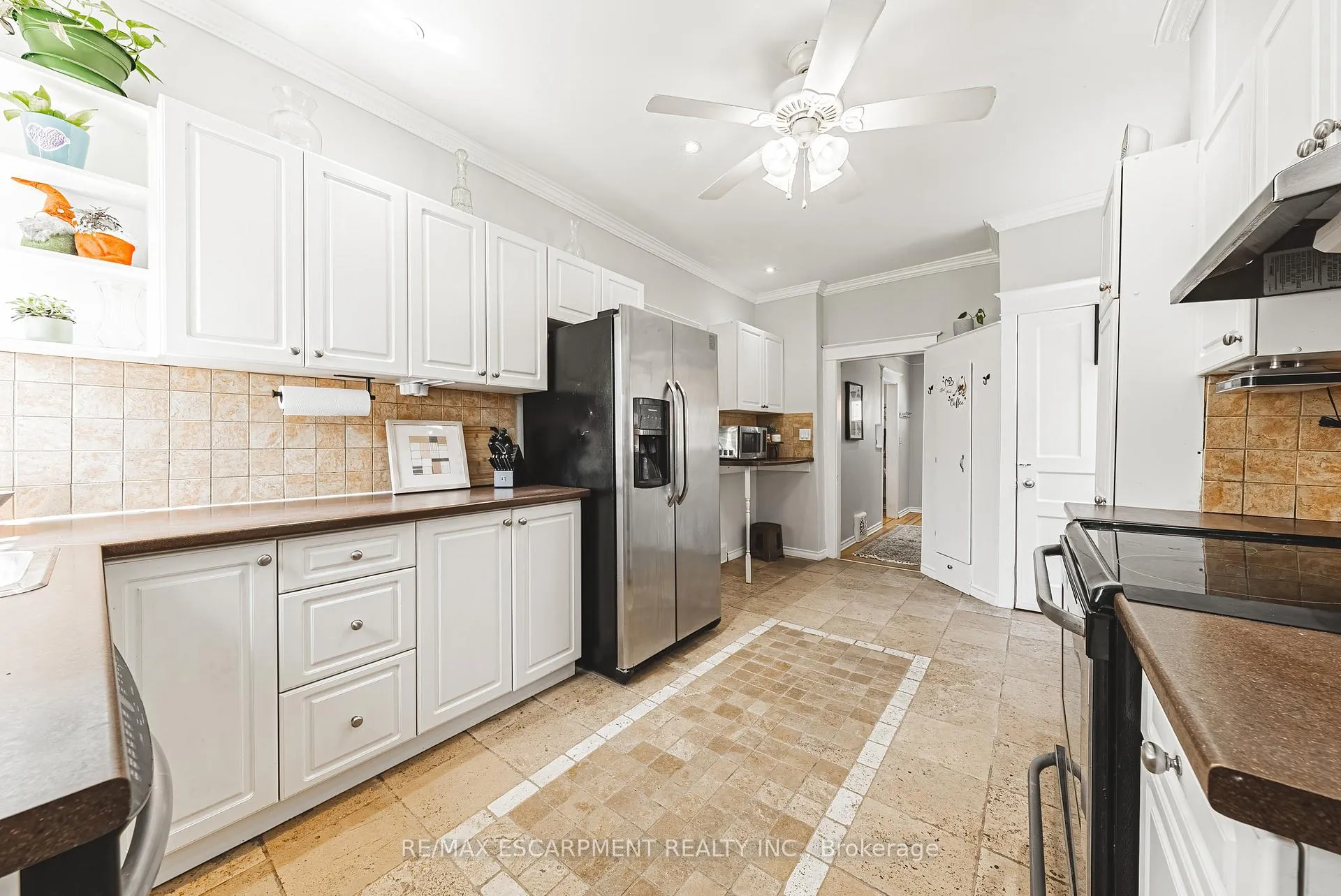 Photo 11 of 460 Maple Avenue, Hamilton, Delta — HOMEH