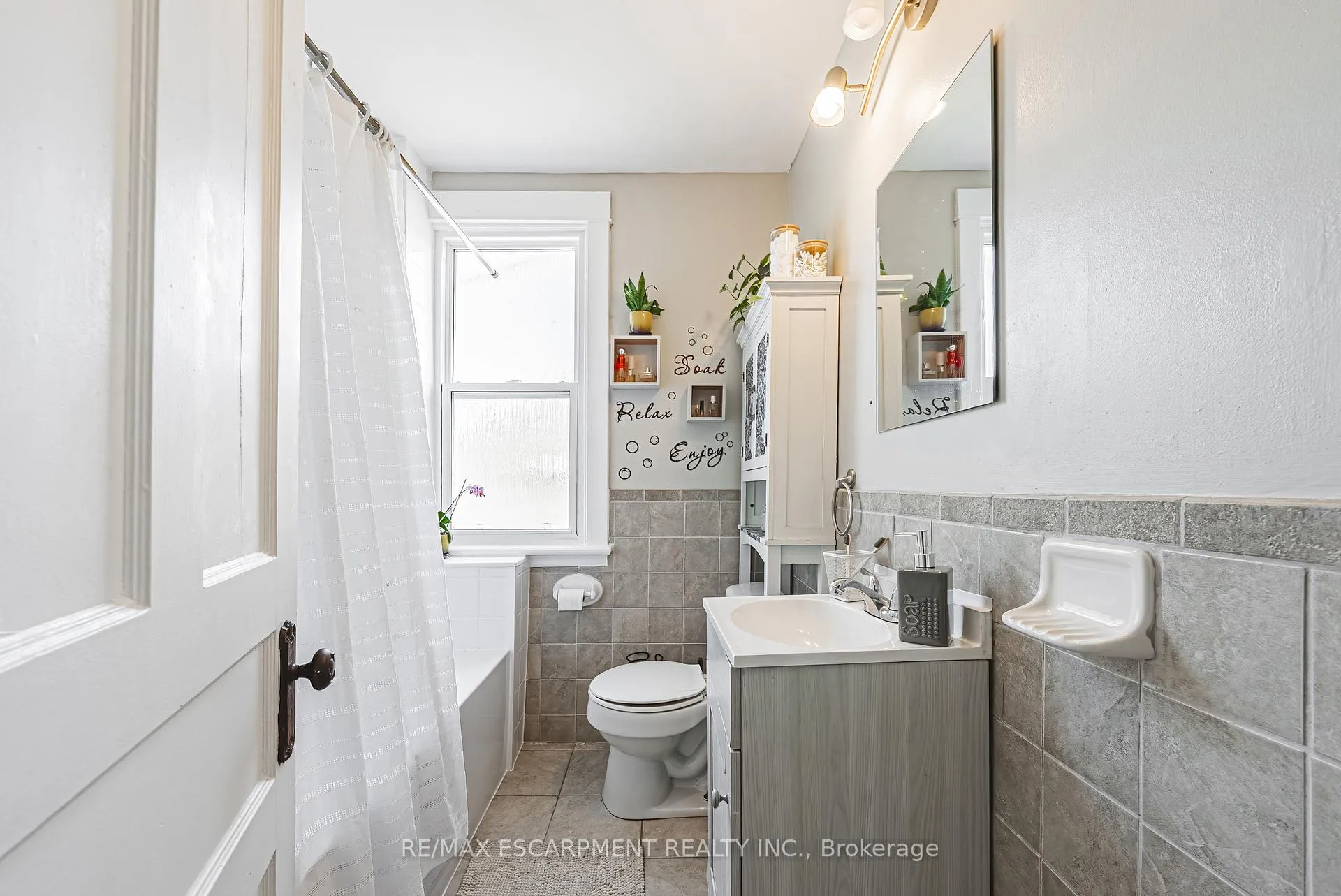 Photo 17 of 460 Maple Avenue, Hamilton, Delta — HOMEH