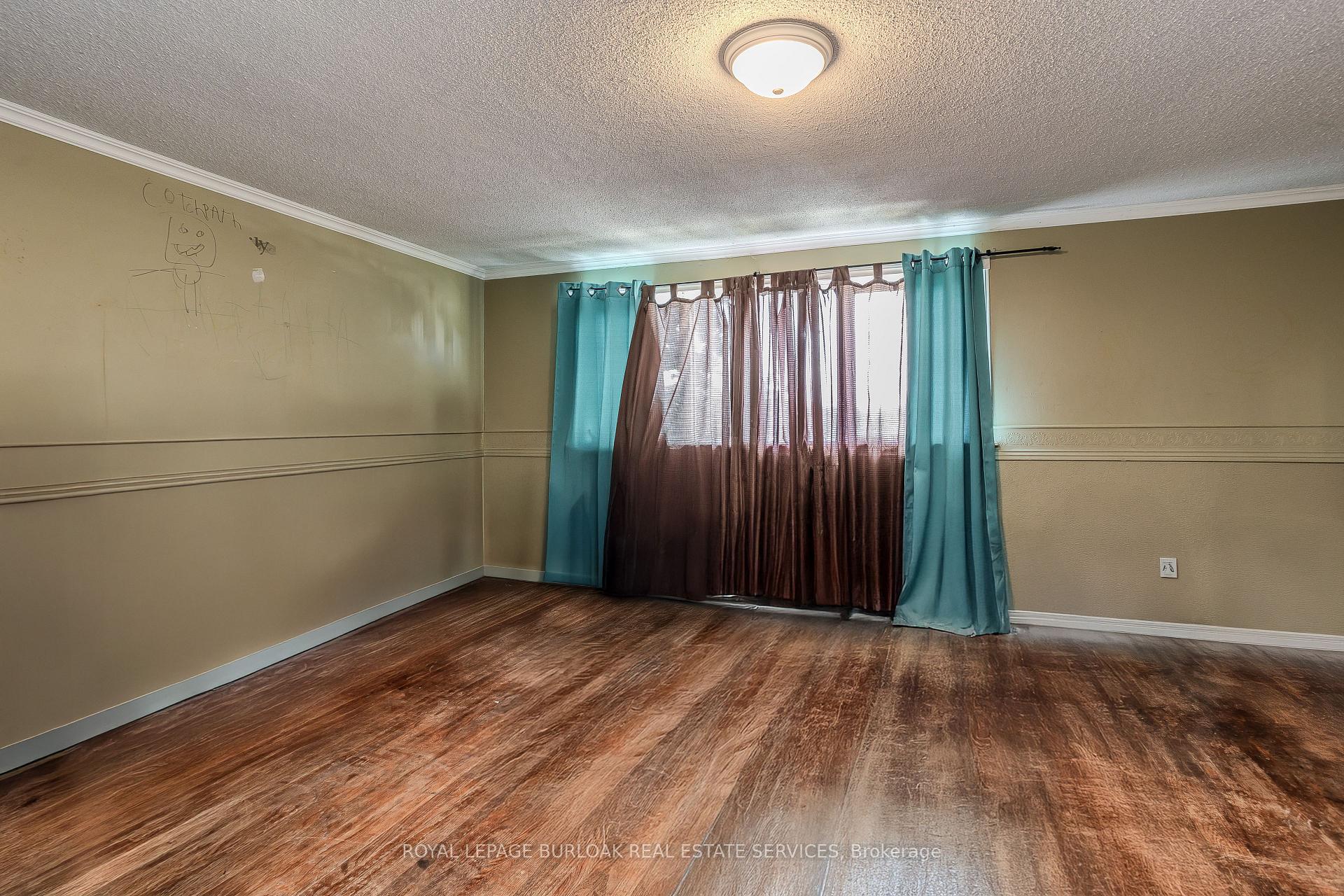 Photo 12 of 4050 Longmoor Drive, Burlington, Shoreacres — HOMEH