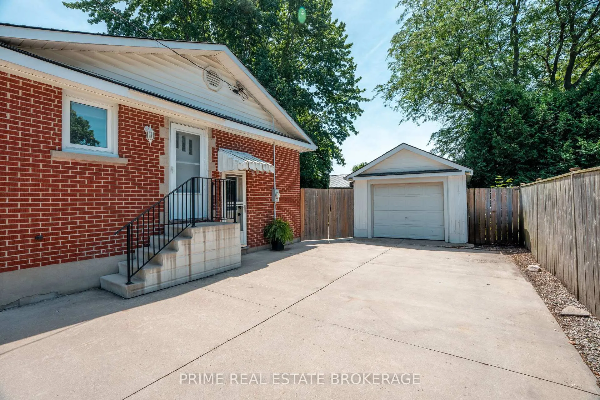 Photo 2 of 133 Sanders Street E, South Huron, Exeter — HOMEH