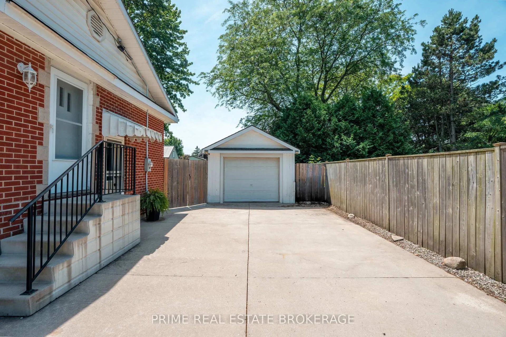 Photo 3 of 133 Sanders Street E, South Huron, Exeter — HOMEH
