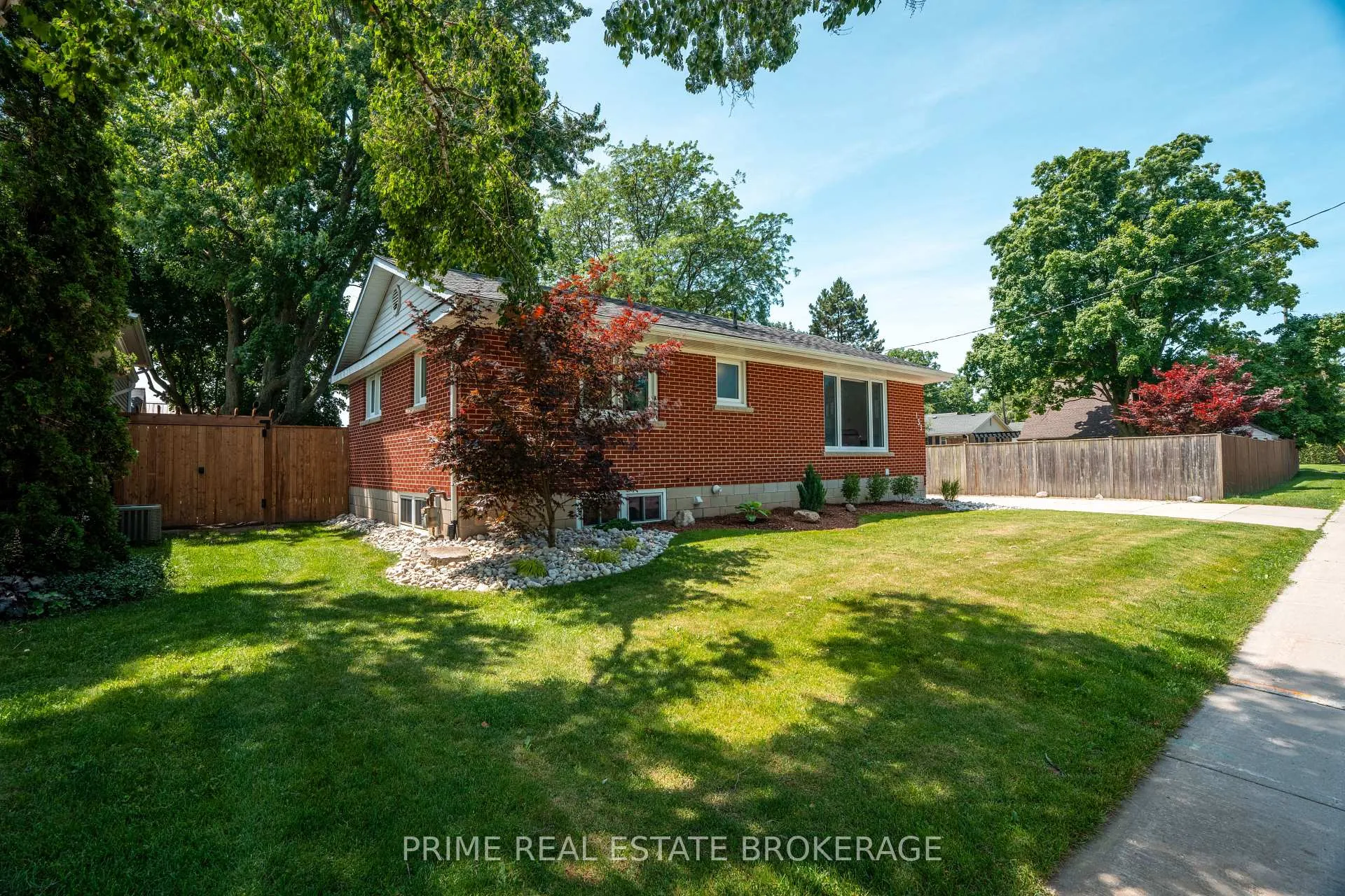 Photo 4 of 133 Sanders Street E, South Huron, Exeter — HOMEH