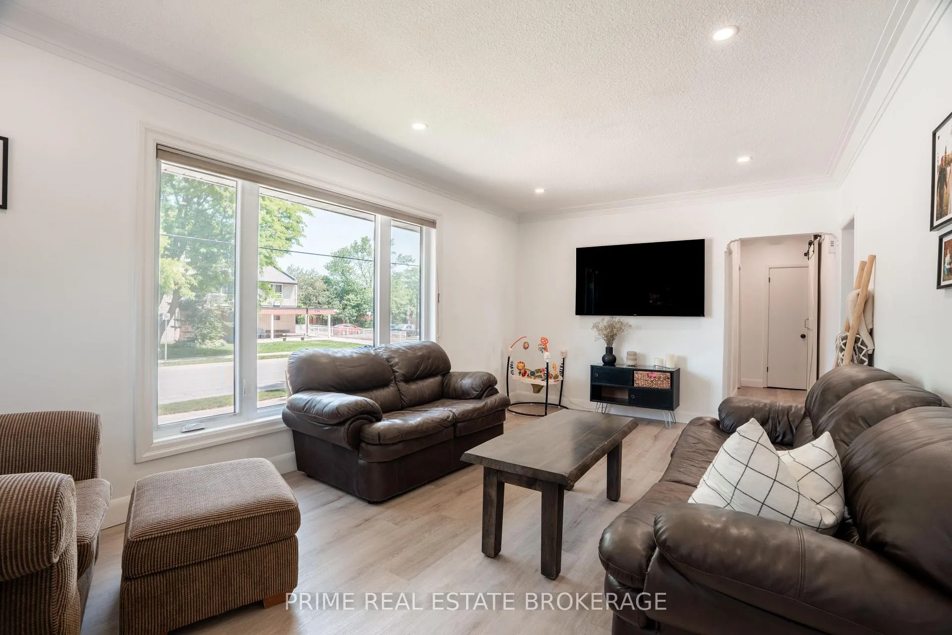 Photo 8 of 133 Sanders Street E, South Huron, Exeter — HOMEH
