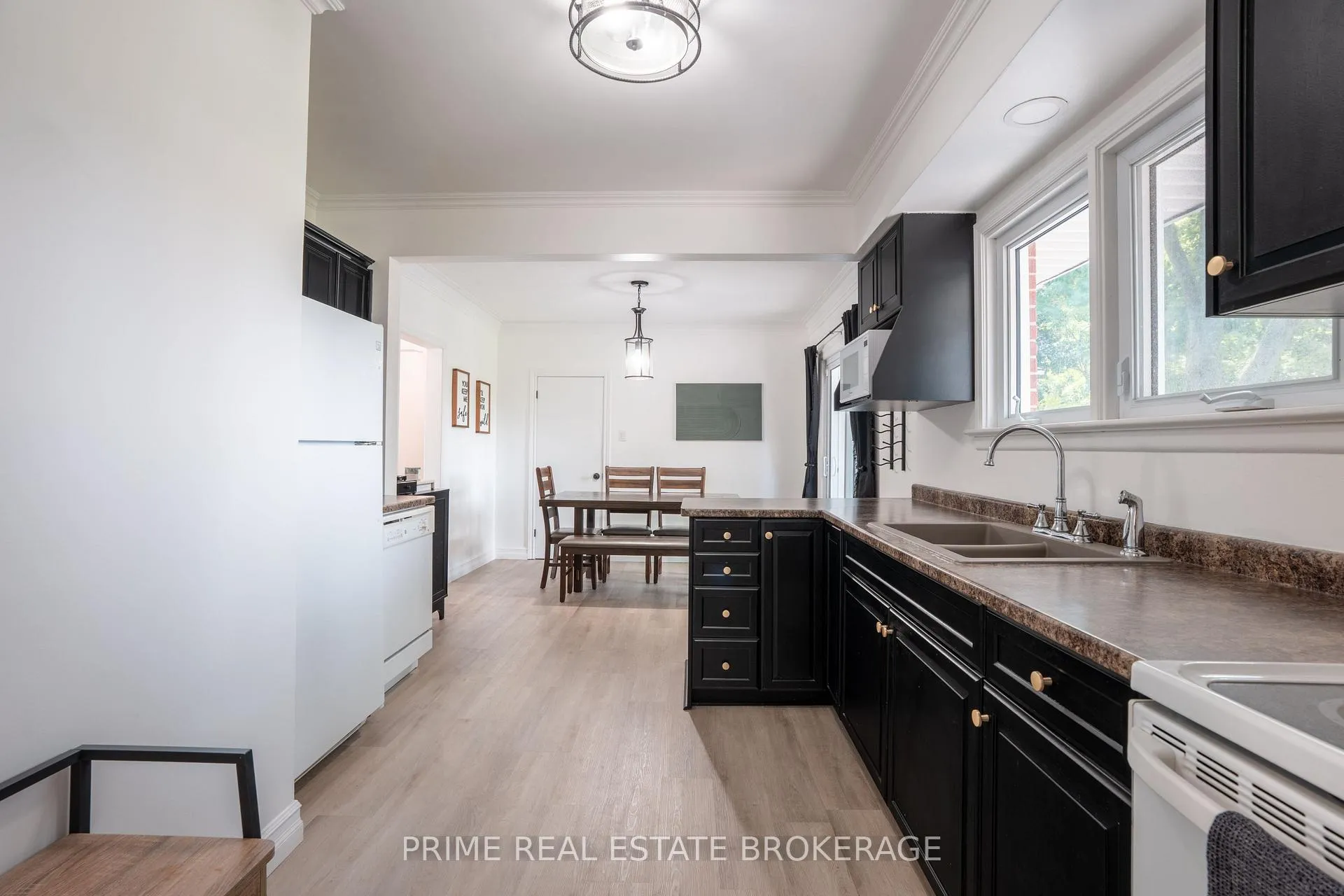 Photo 10 of 133 Sanders Street E, South Huron, Exeter — HOMEH