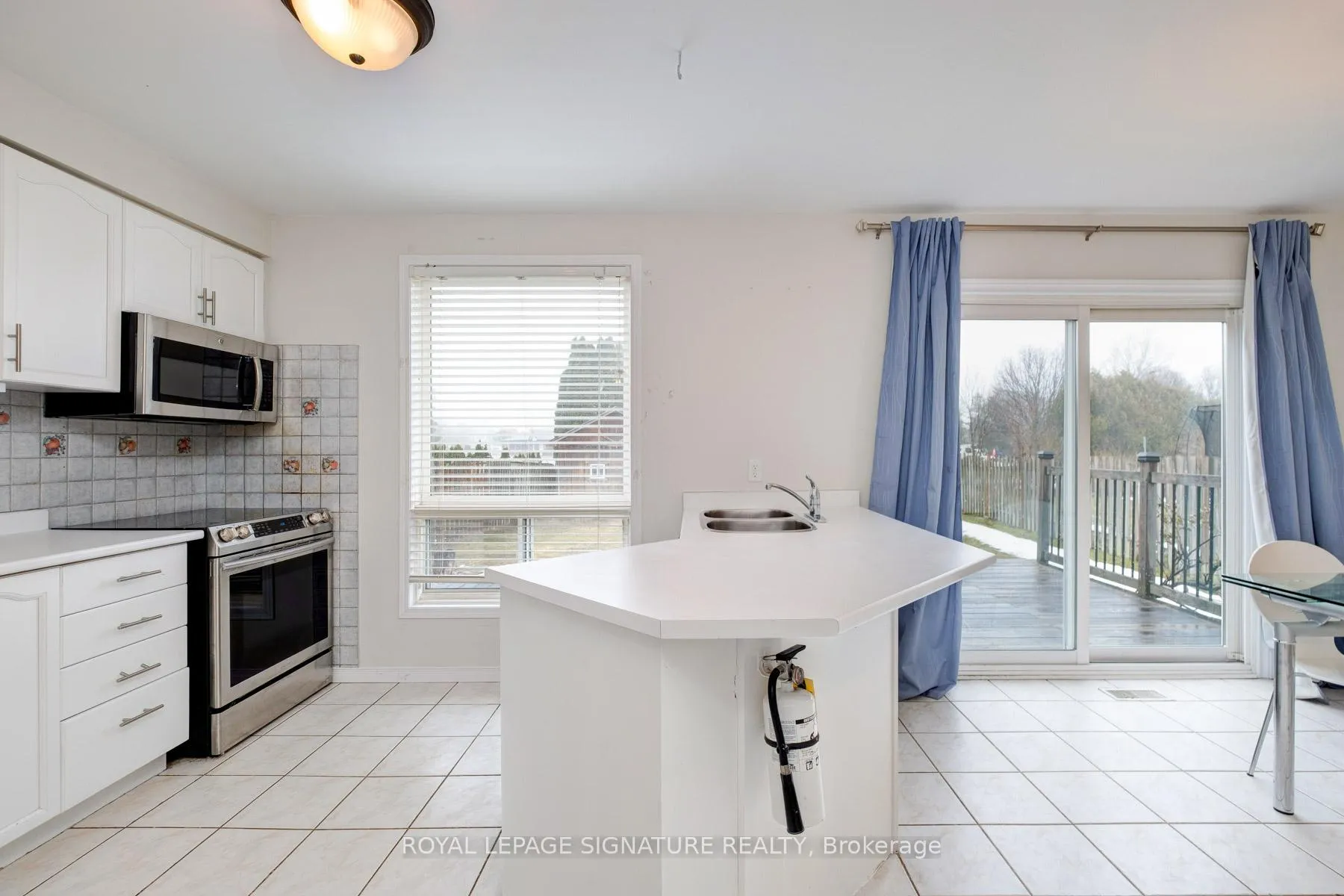 Photo 9 of 1683 Canadore Crescent, Oshawa, Samac — HOMEH