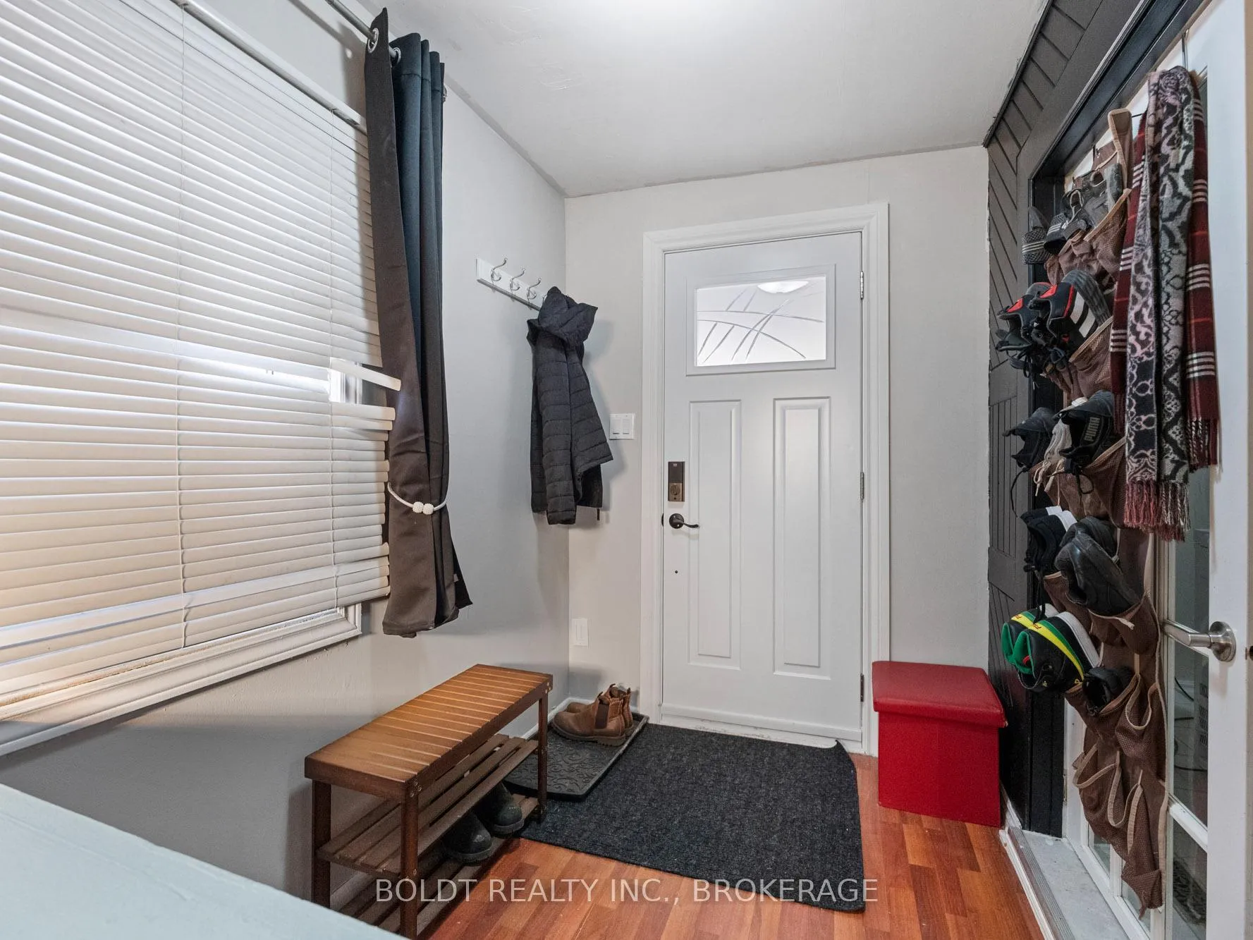 Photo 4 of 224 Oakdale Avenue, St. Catharines, Oakdale — HOMEH