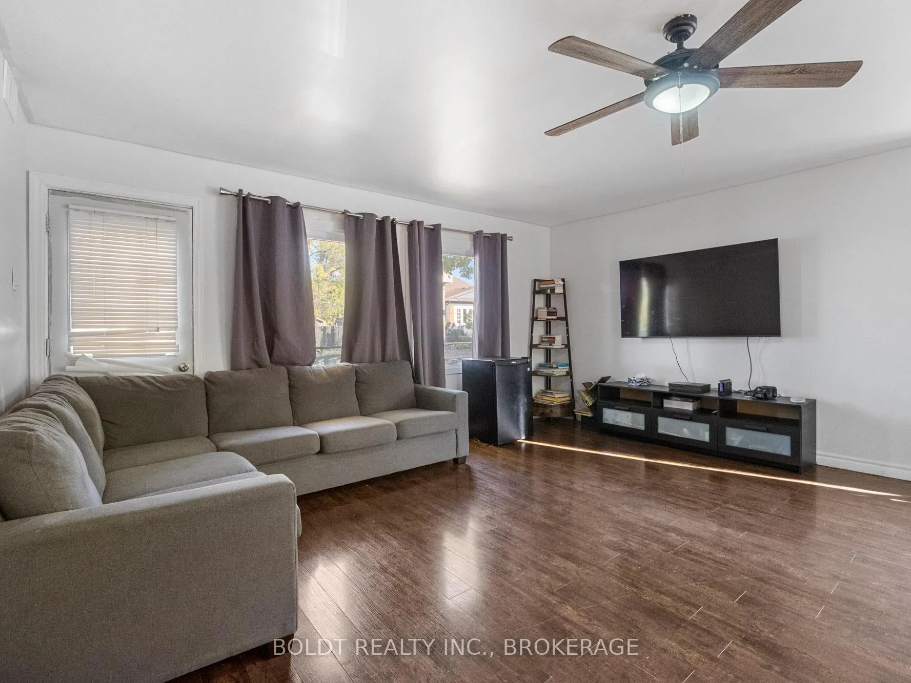 Photo 7 of 224 Oakdale Avenue, St. Catharines, Oakdale — HOMEH