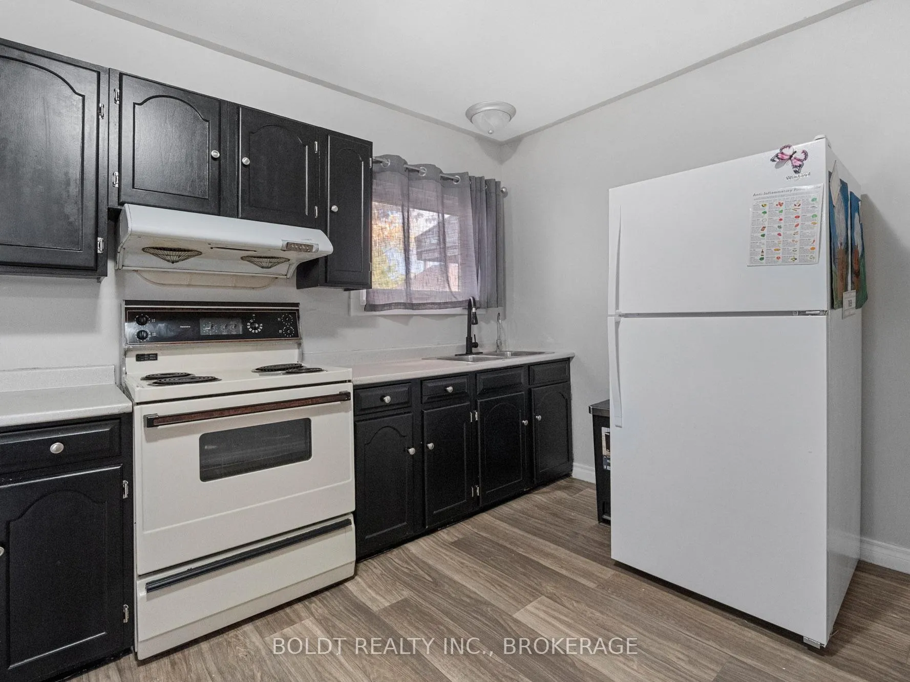 Photo 10 of 224 Oakdale Avenue, St. Catharines, Oakdale — HOMEH
