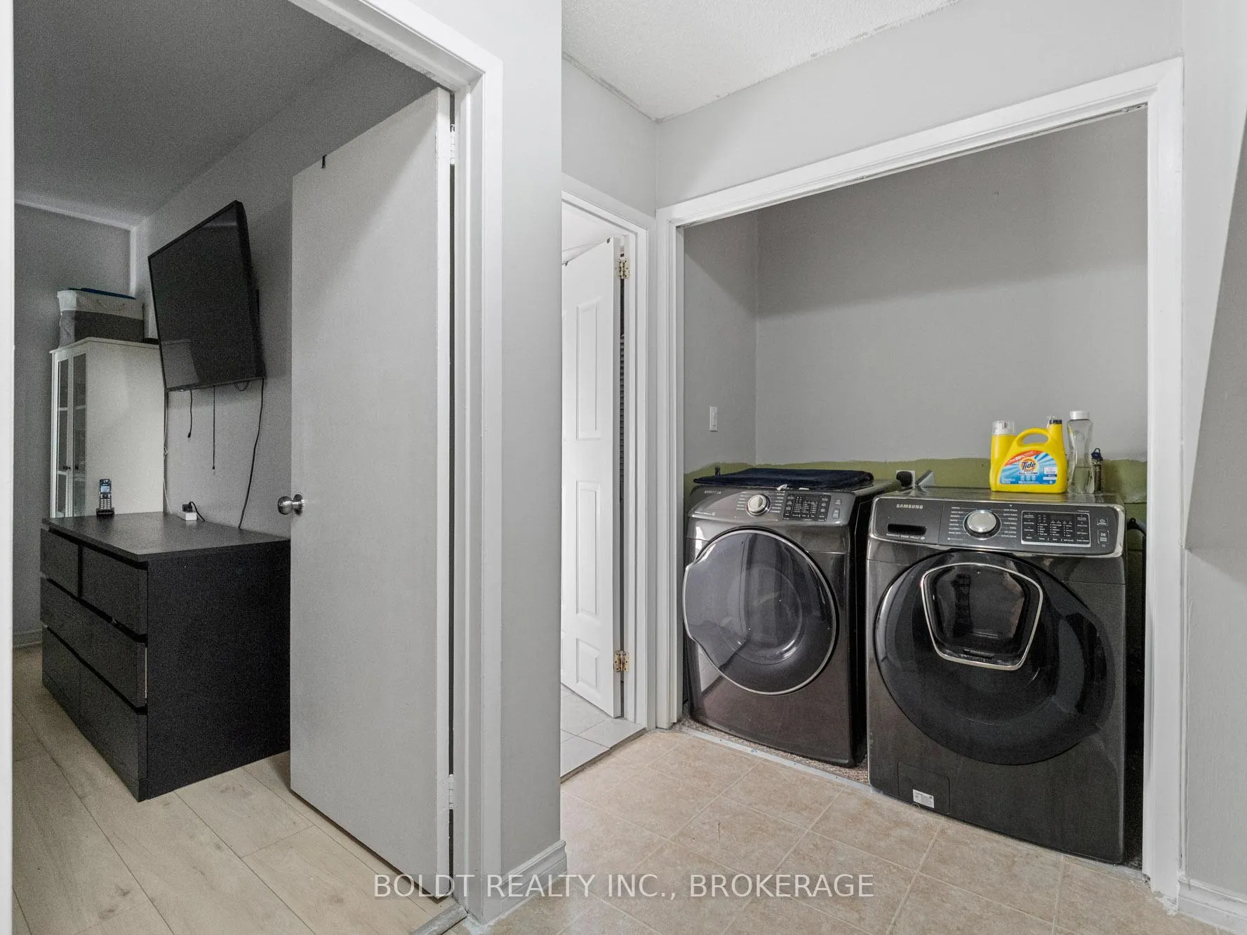 Photo 24 of 224 Oakdale Avenue, St. Catharines, Oakdale — HOMEH