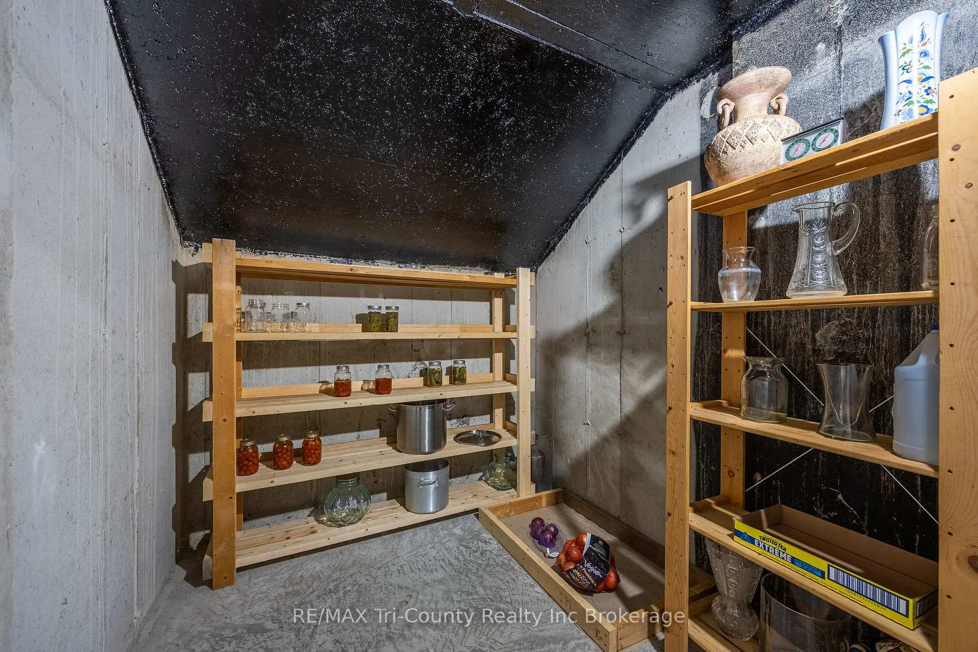 Photo 17 of 377 10th Concession Road, Norfolk, Rural N. Walsingham — HOMEH