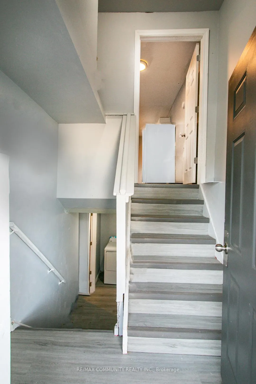 Photo 2 of 52 Hillside Street, Belleville, Belleville Ward — HOMEH