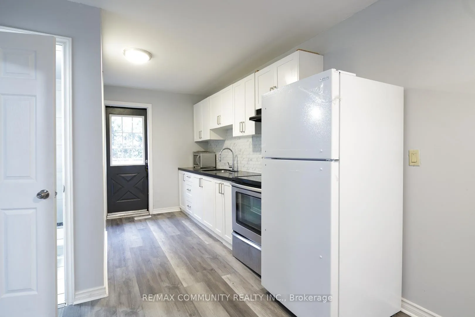 Photo 4 of 52 Hillside Street, Belleville, Belleville Ward — HOMEH