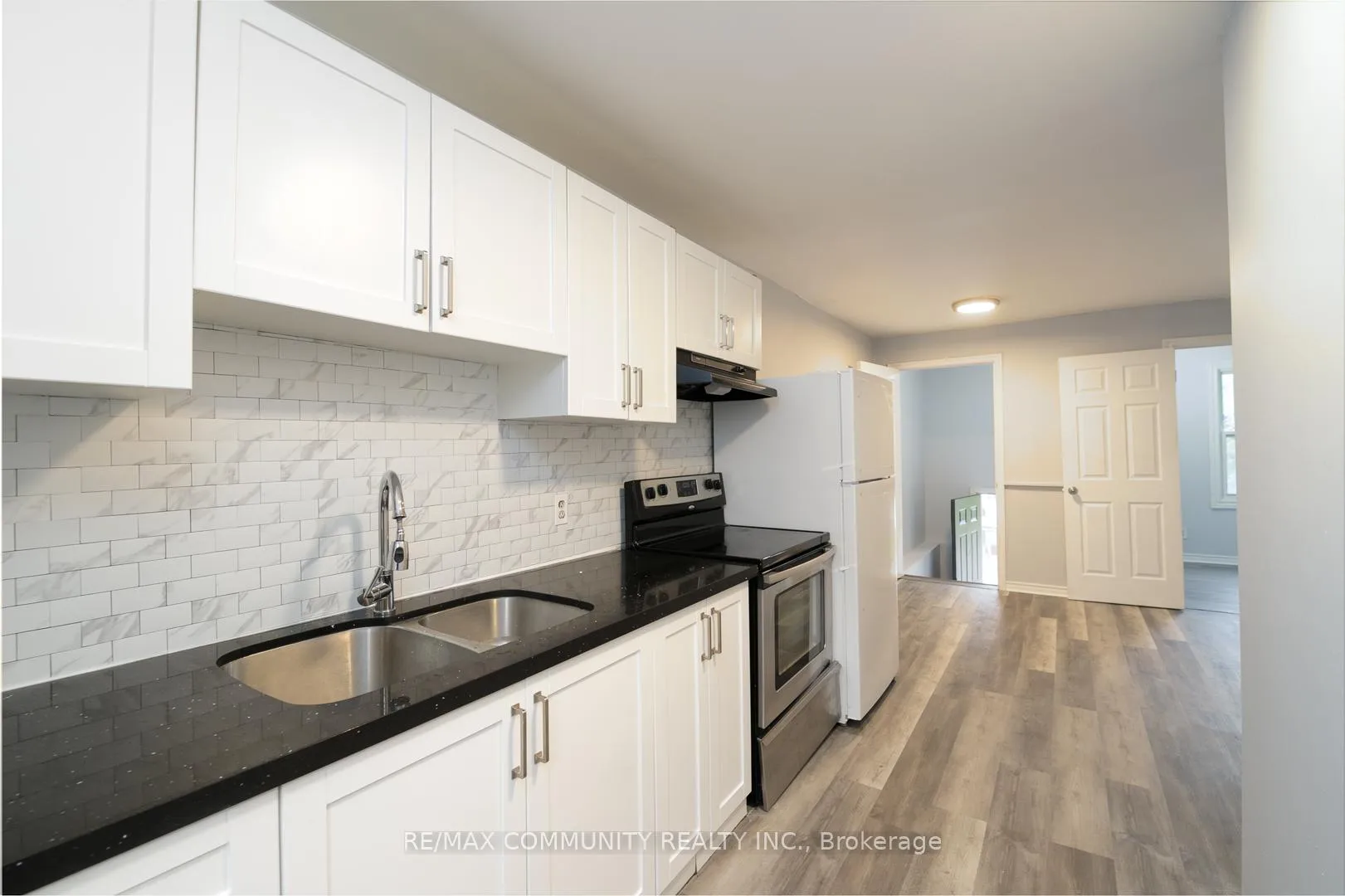 Photo 5 of 52 Hillside Street, Belleville, Belleville Ward — HOMEH