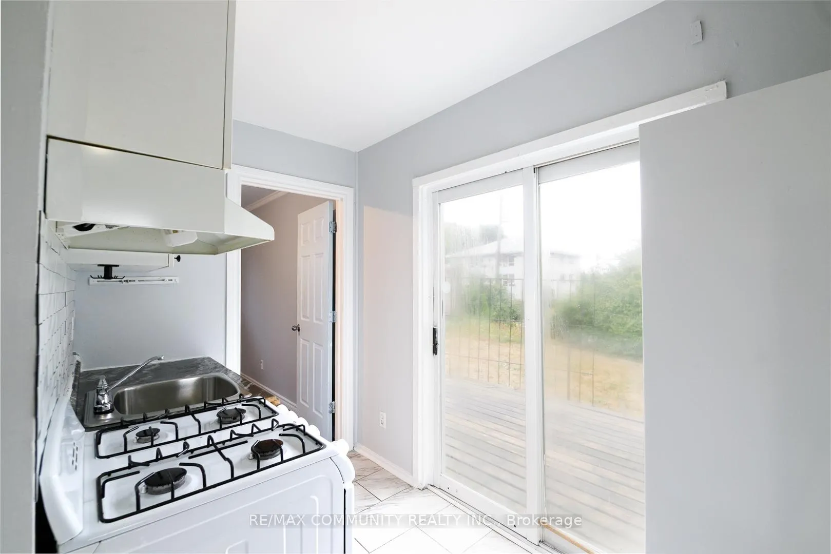 Photo 17 of 52 Hillside Street, Belleville, Belleville Ward — HOMEH