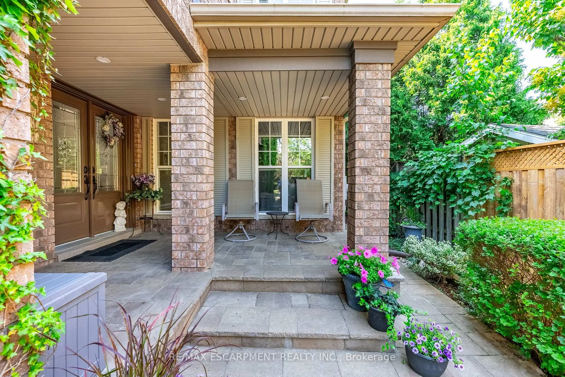 Photo 6 of 40 Premier Road, Hamilton, Waterdown — HOMEH