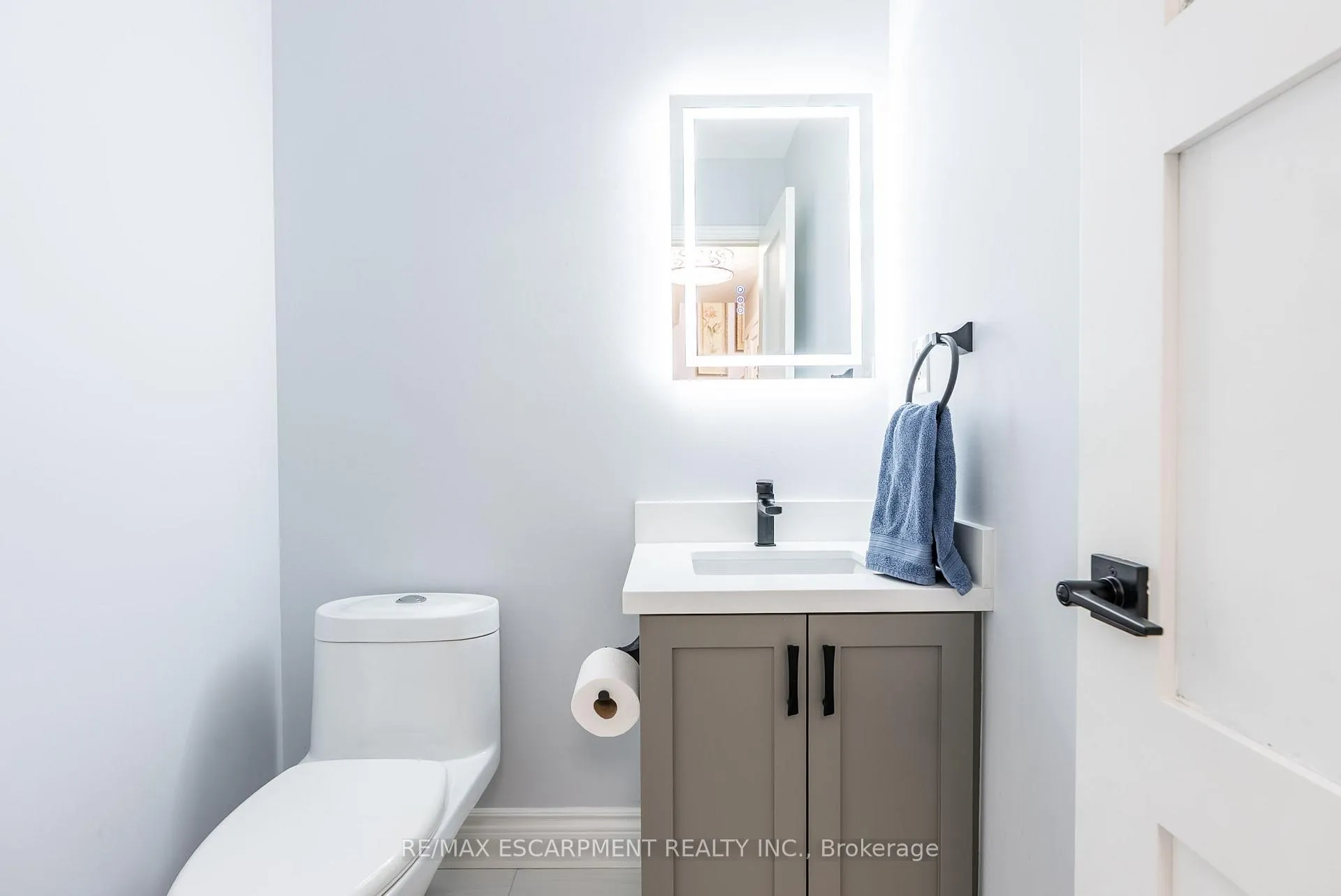 Photo 8 of 40 Premier Road, Hamilton, Waterdown — HOMEH