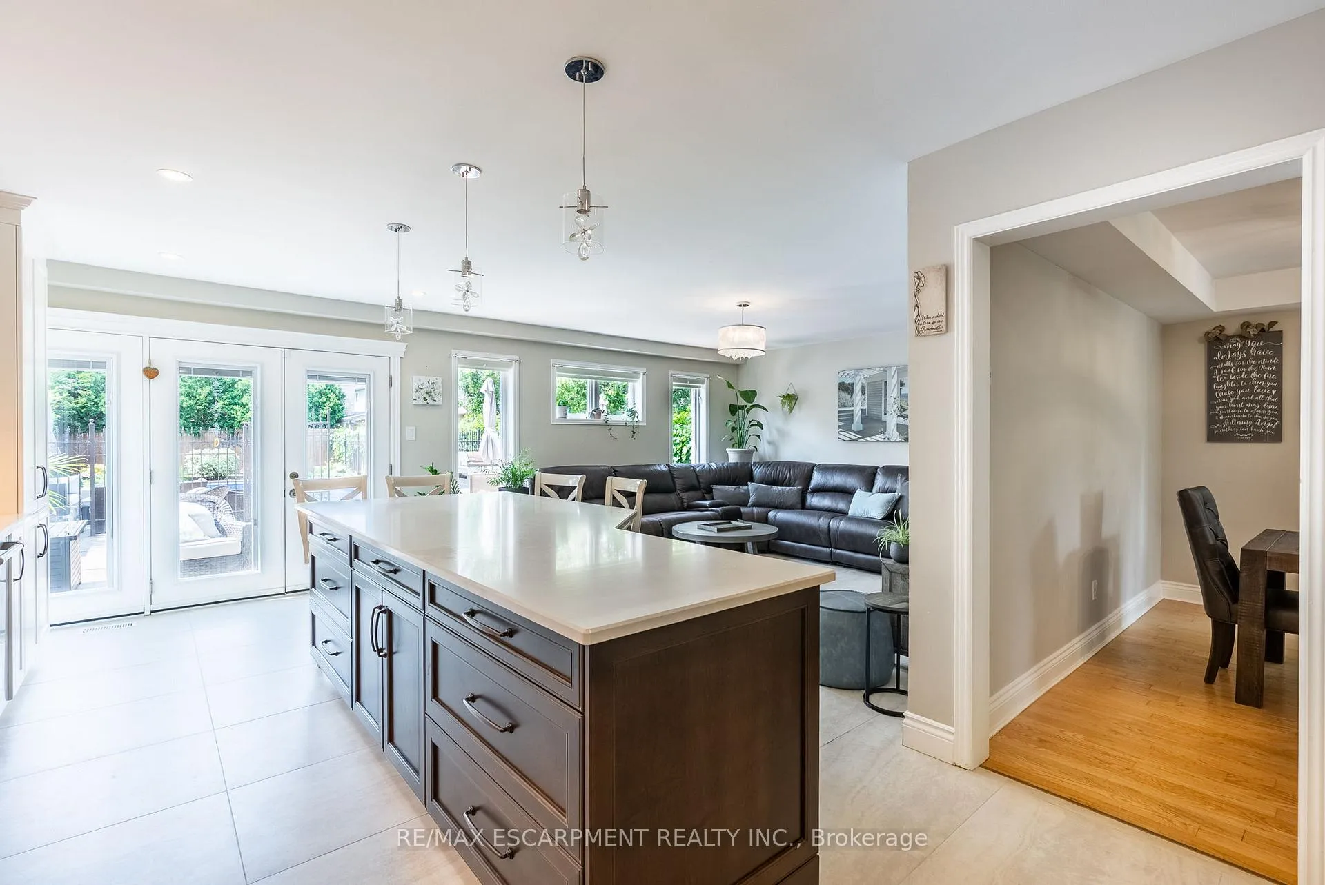 Photo 16 of 40 Premier Road, Hamilton, Waterdown — HOMEH
