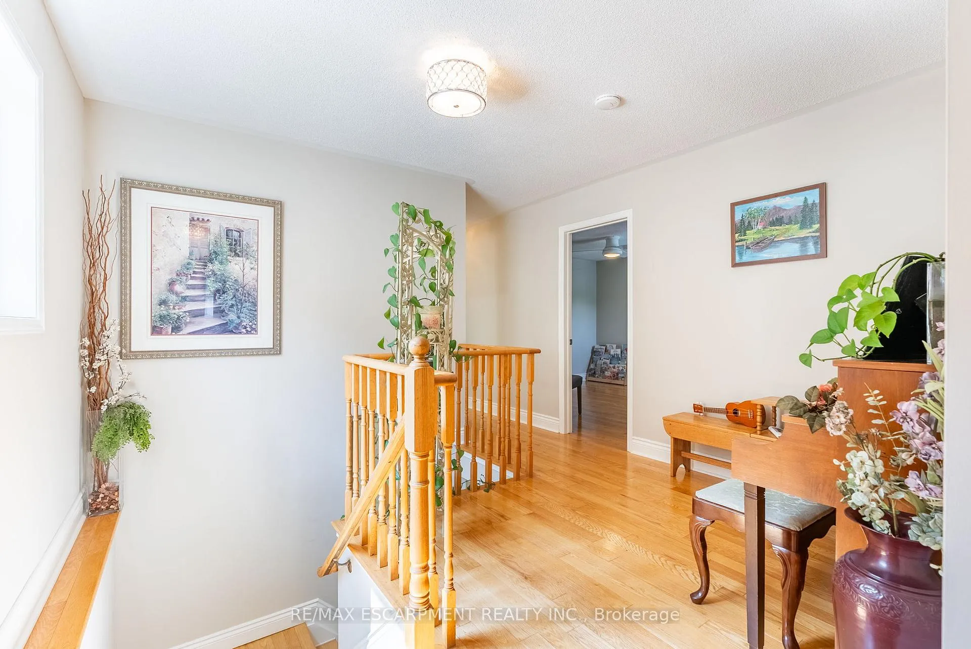 Photo 22 of 40 Premier Road, Hamilton, Waterdown — HOMEH