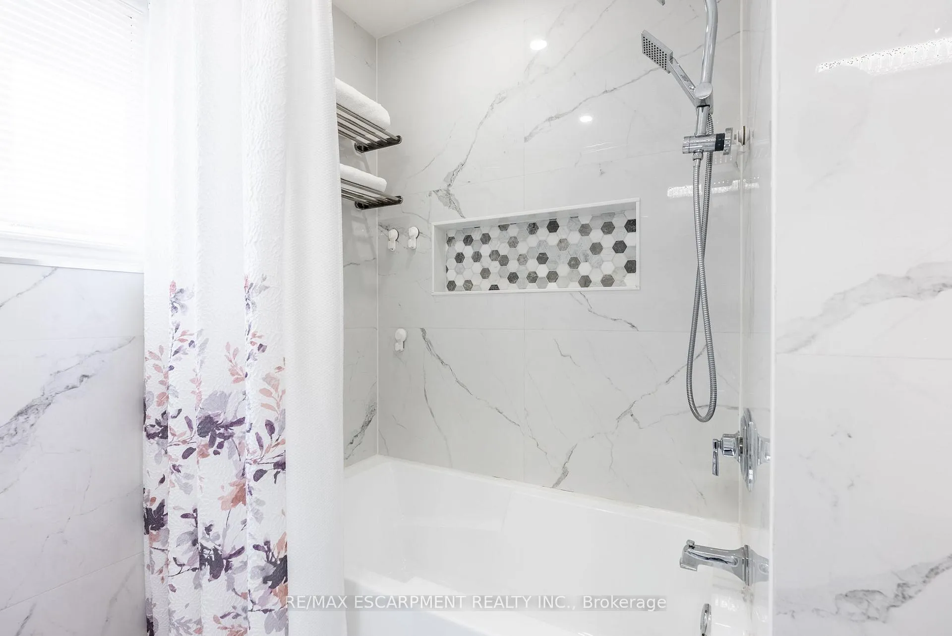 Photo 29 of 40 Premier Road, Hamilton, Waterdown — HOMEH