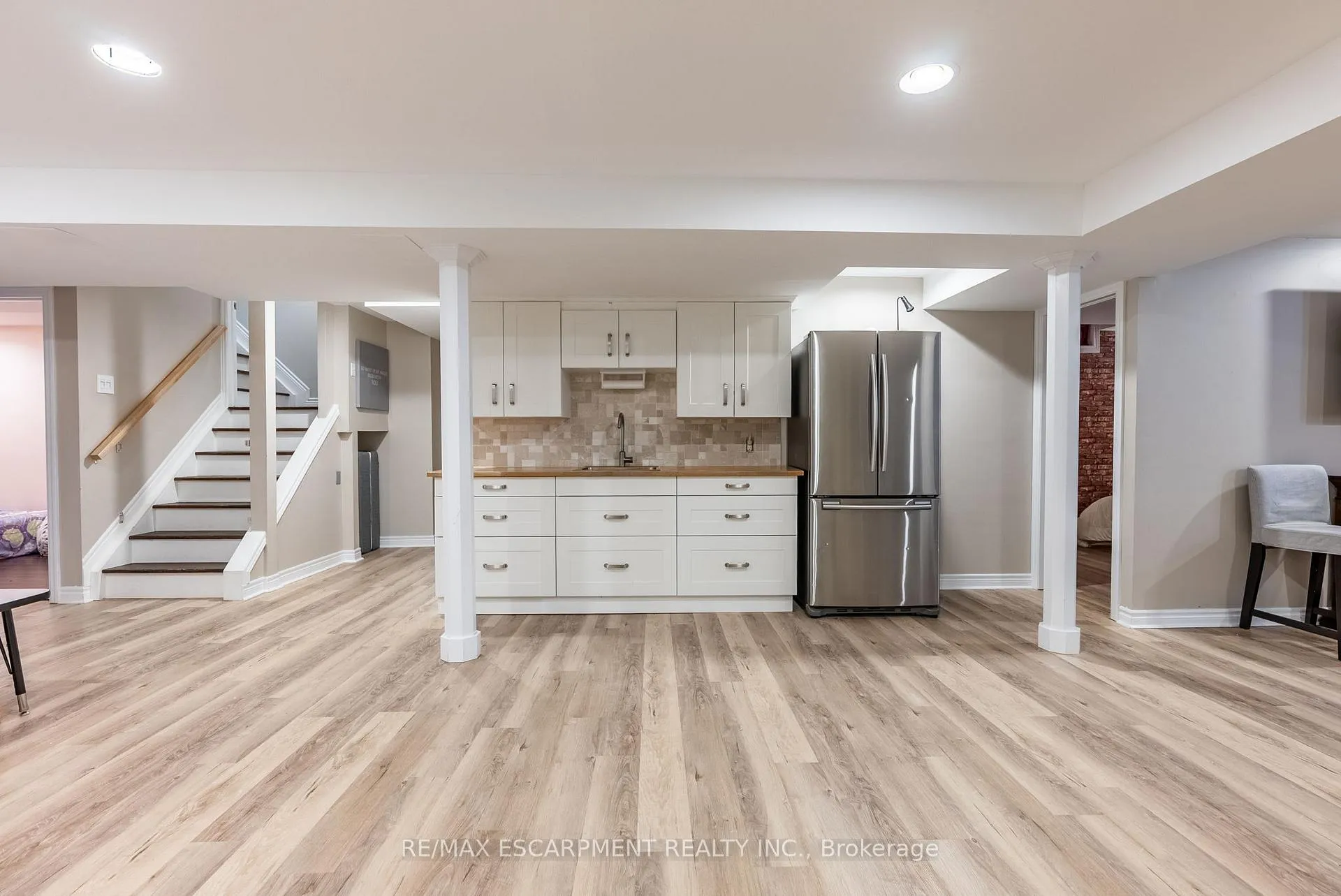 Photo 35 of 40 Premier Road, Hamilton, Waterdown — HOMEH