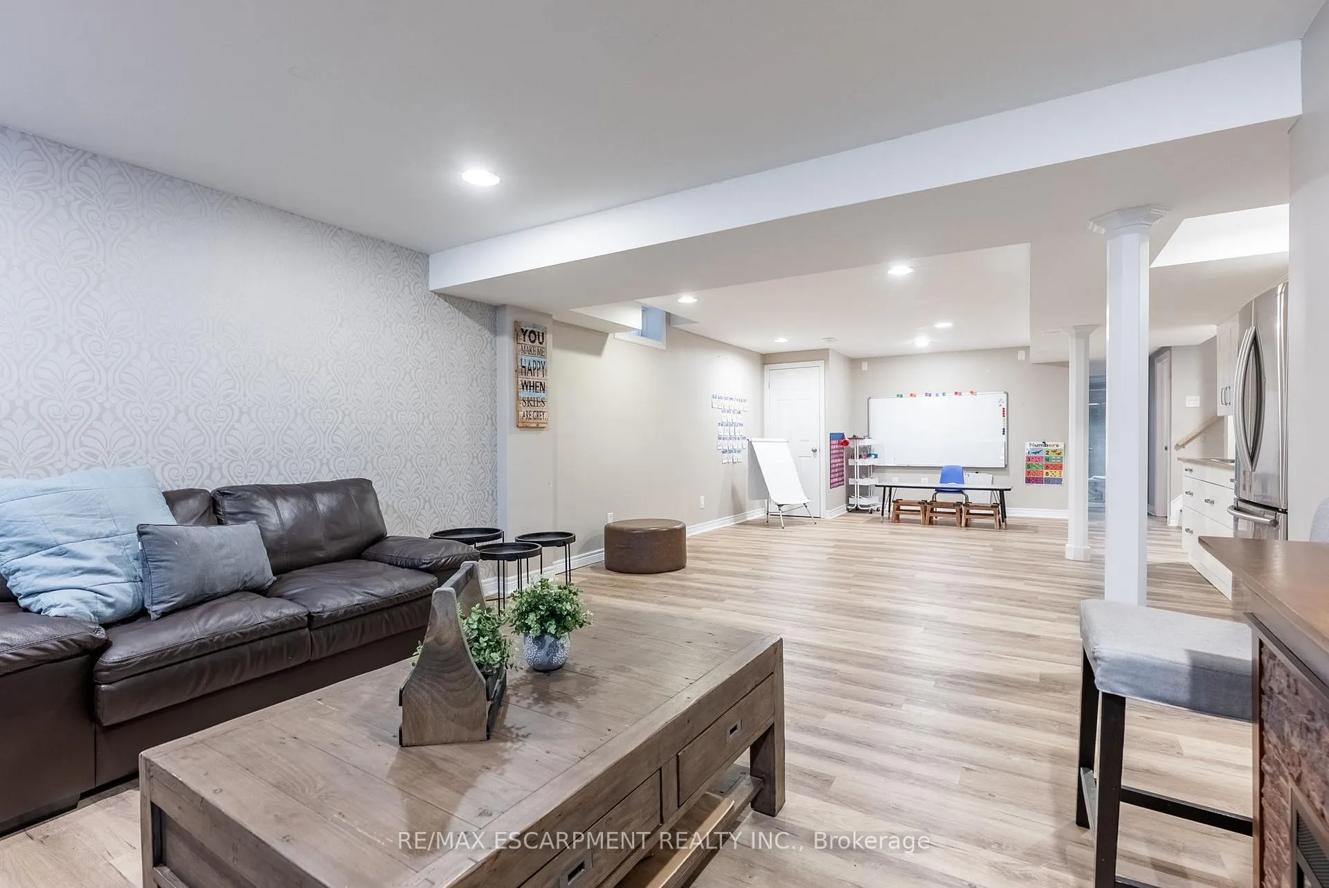 Photo 37 of 40 Premier Road, Hamilton, Waterdown — HOMEH