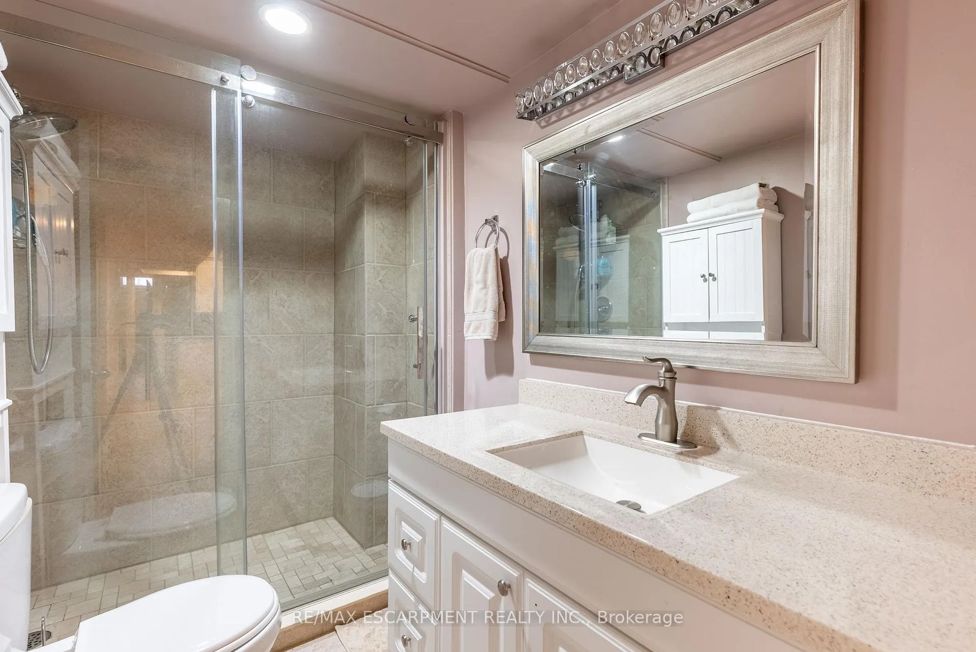Photo 40 of 40 Premier Road, Hamilton, Waterdown — HOMEH