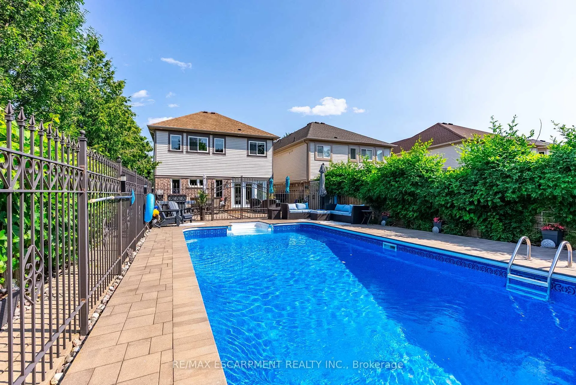 Photo 42 of 40 Premier Road, Hamilton, Waterdown — HOMEH
