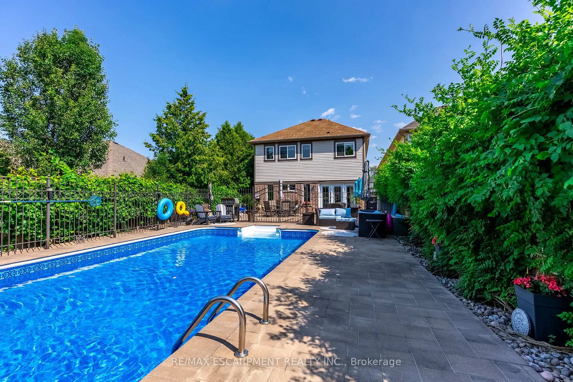 Photo 43 of 40 Premier Road, Hamilton, Waterdown — HOMEH