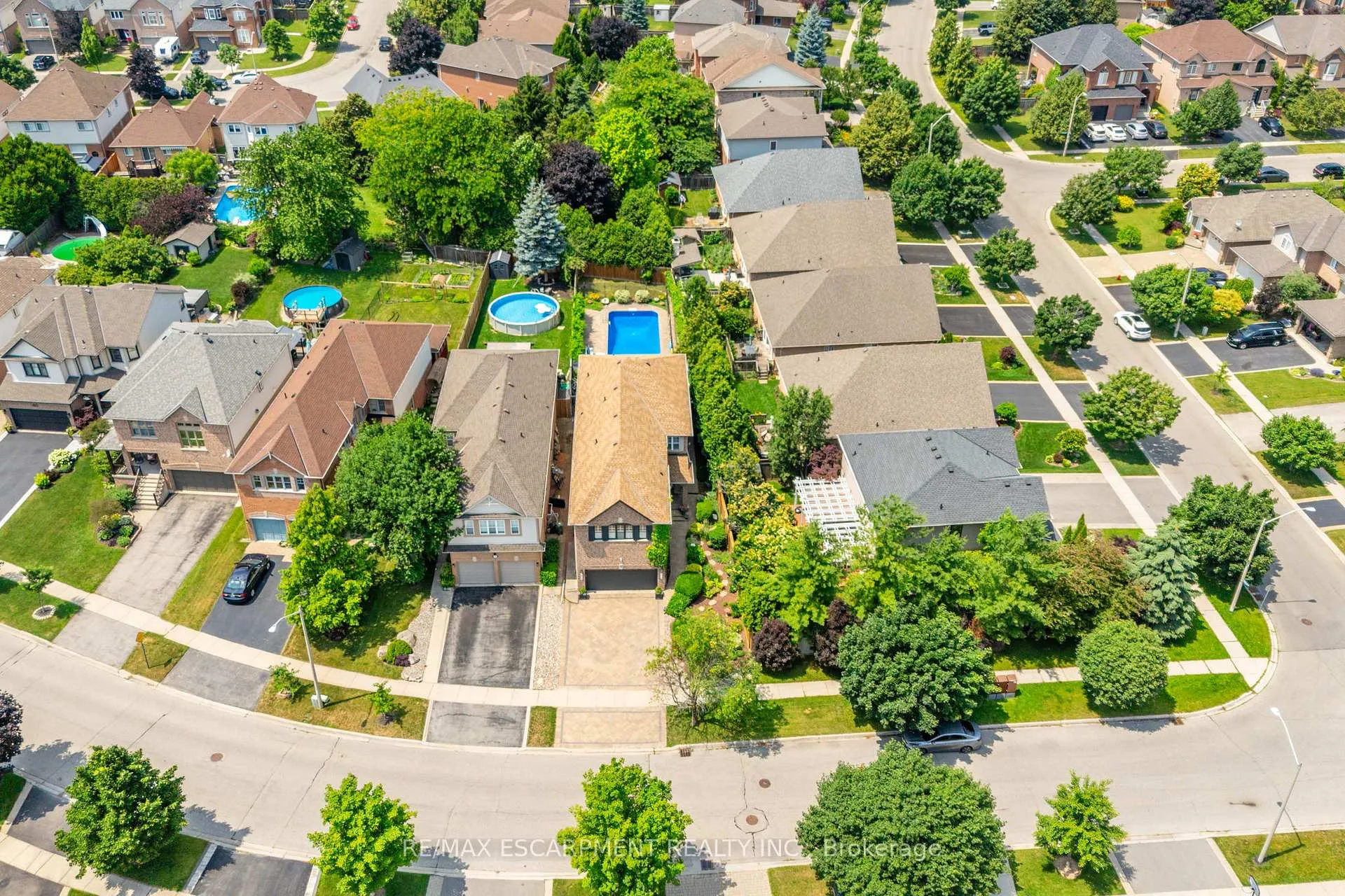 Photo 44 of 40 Premier Road, Hamilton, Waterdown — HOMEH