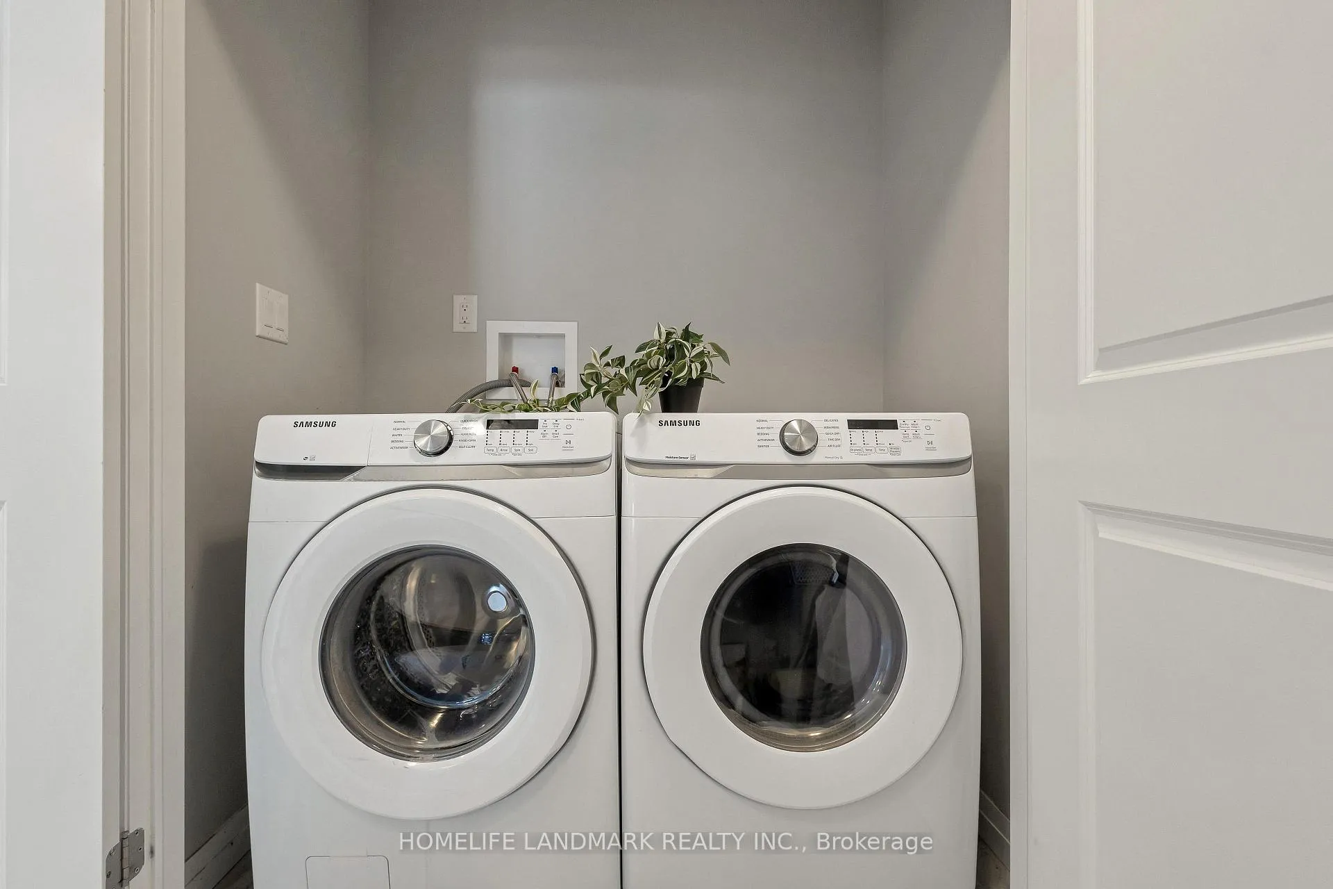 Photo 6 of 492 Wismer Street, Waterloo — HOMEH