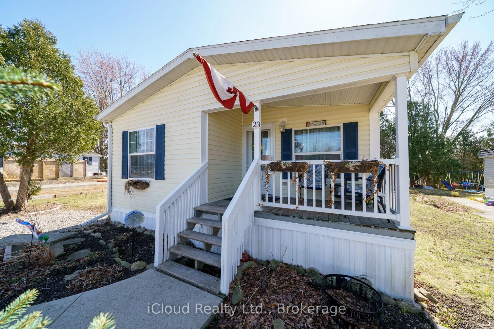 Photo 7 of 23 MacPherson Crescent, Hamilton, Rural Flamborough — HOMEH