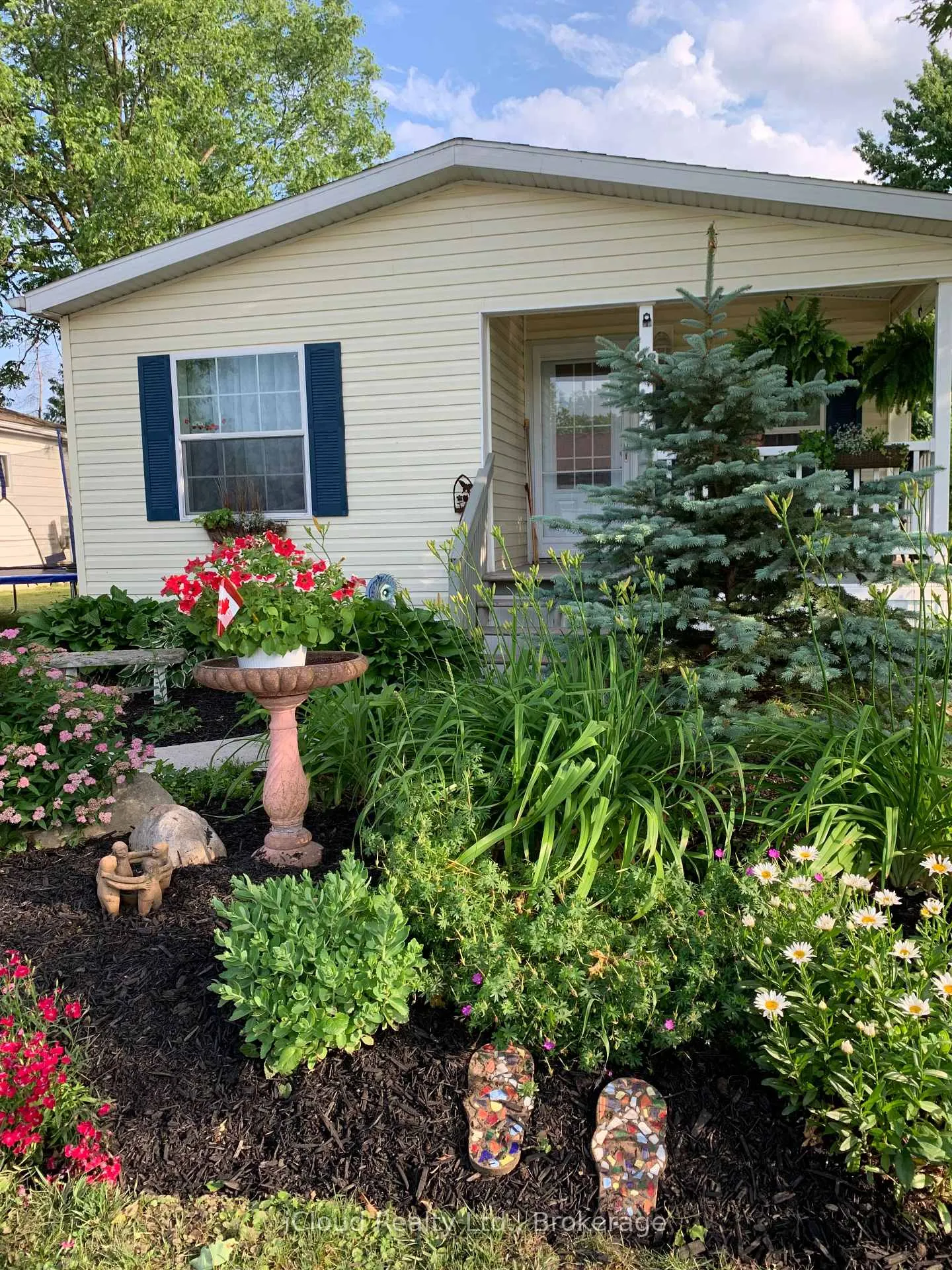 Photo 9 of 23 MacPherson Crescent, Hamilton, Rural Flamborough — HOMEH