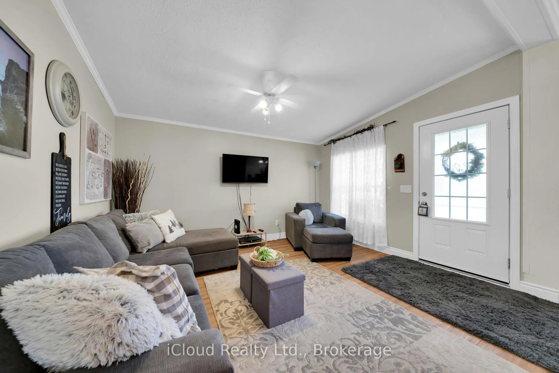 Photo 12 of 23 MacPherson Crescent, Hamilton, Rural Flamborough — HOMEH