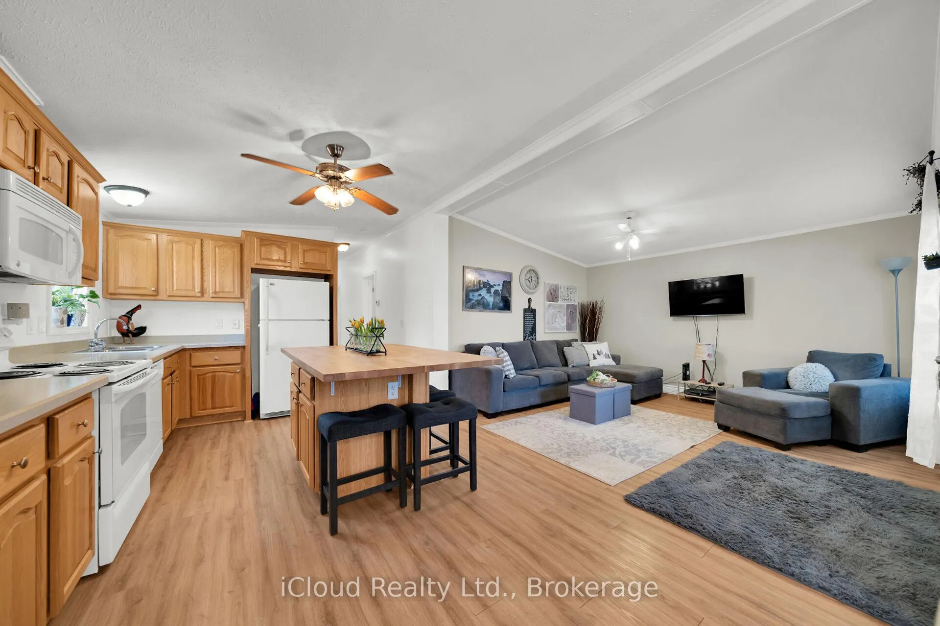 Photo 17 of 23 MacPherson Crescent, Hamilton, Rural Flamborough — HOMEH