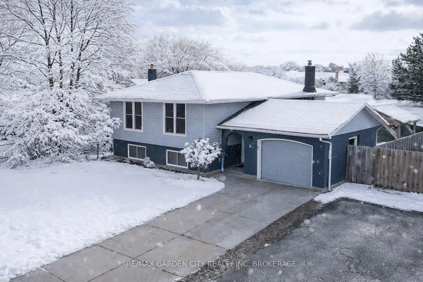 Photo 1 of 4 Jeanette Drive, St. Catharines, Vine/Linwell — HOMEH